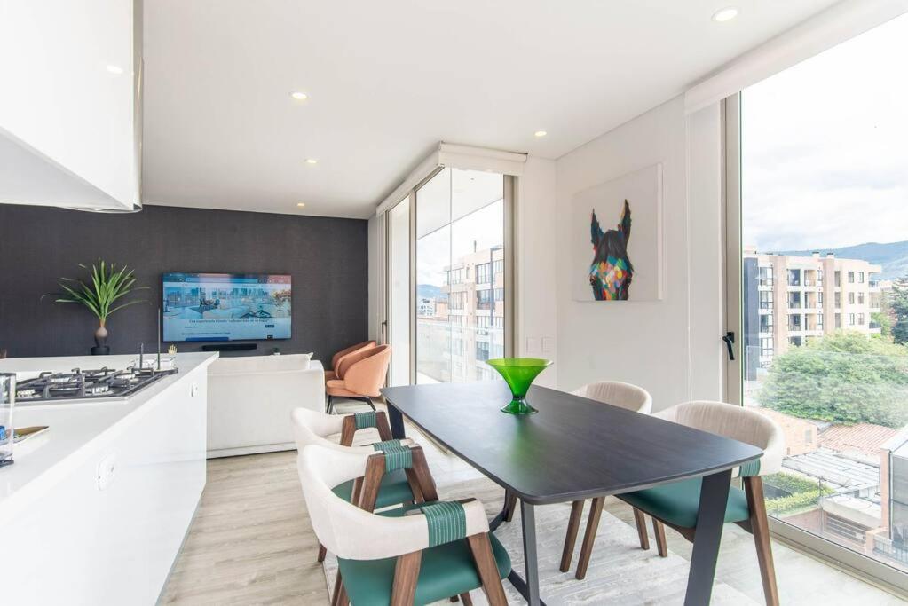 Vibrant 3 Bedroom In Usaquen Apartment