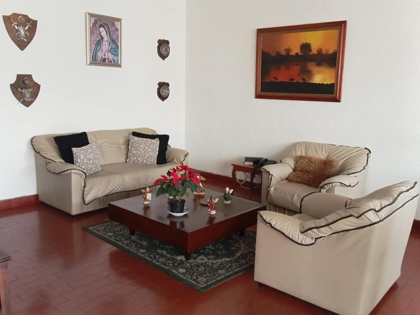 Homestay Cerca Parque Simon Bolivar Aeropuerto Movistar Arena Bogota