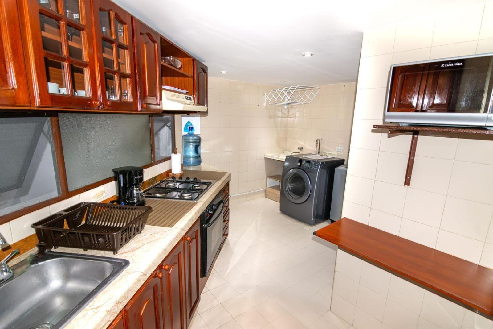 Stylish Urban Escape 3-bedroom - Upperclass Neighborhood