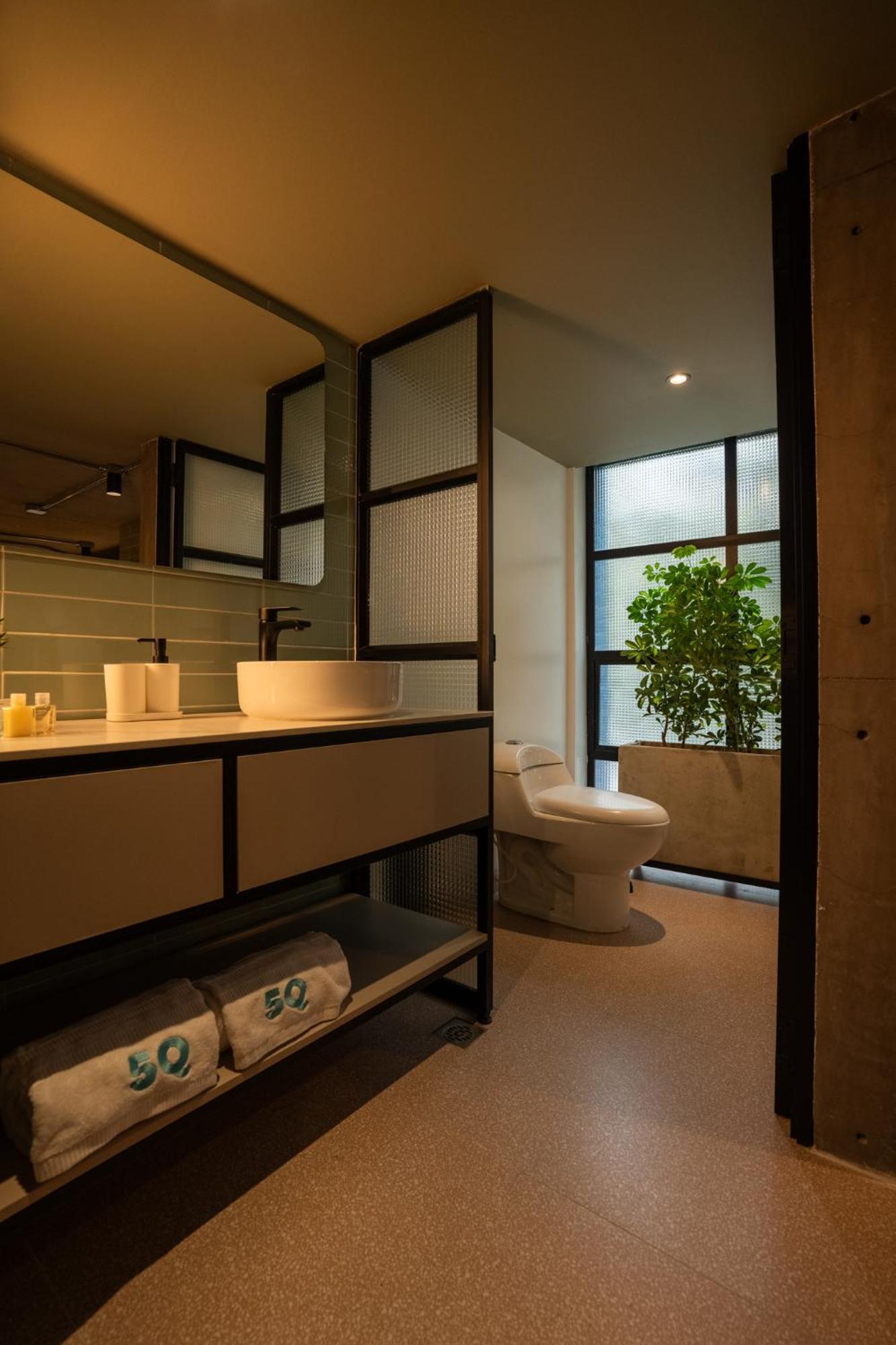 5q House Zona G Aparthotel *
