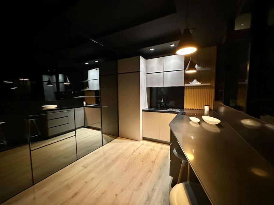 Apartment Pent-house With Great Views And Terrace *