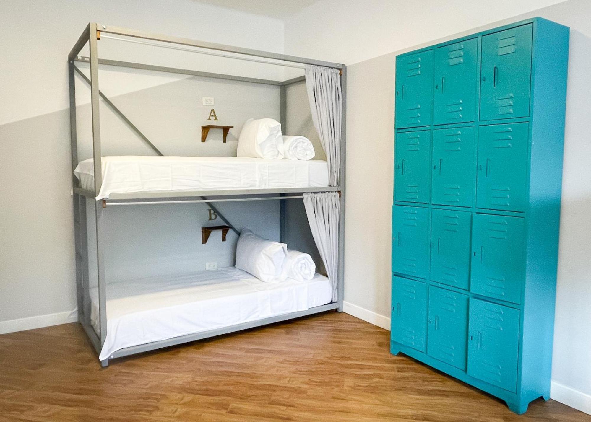 Hostal Marietta - House Of Social Travellers *