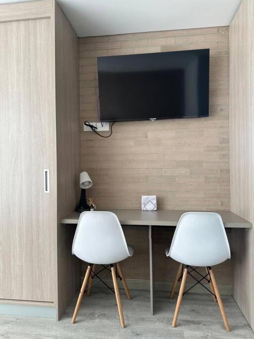 Modernidad Y Conveniencia En Corferias Apartment Bogota