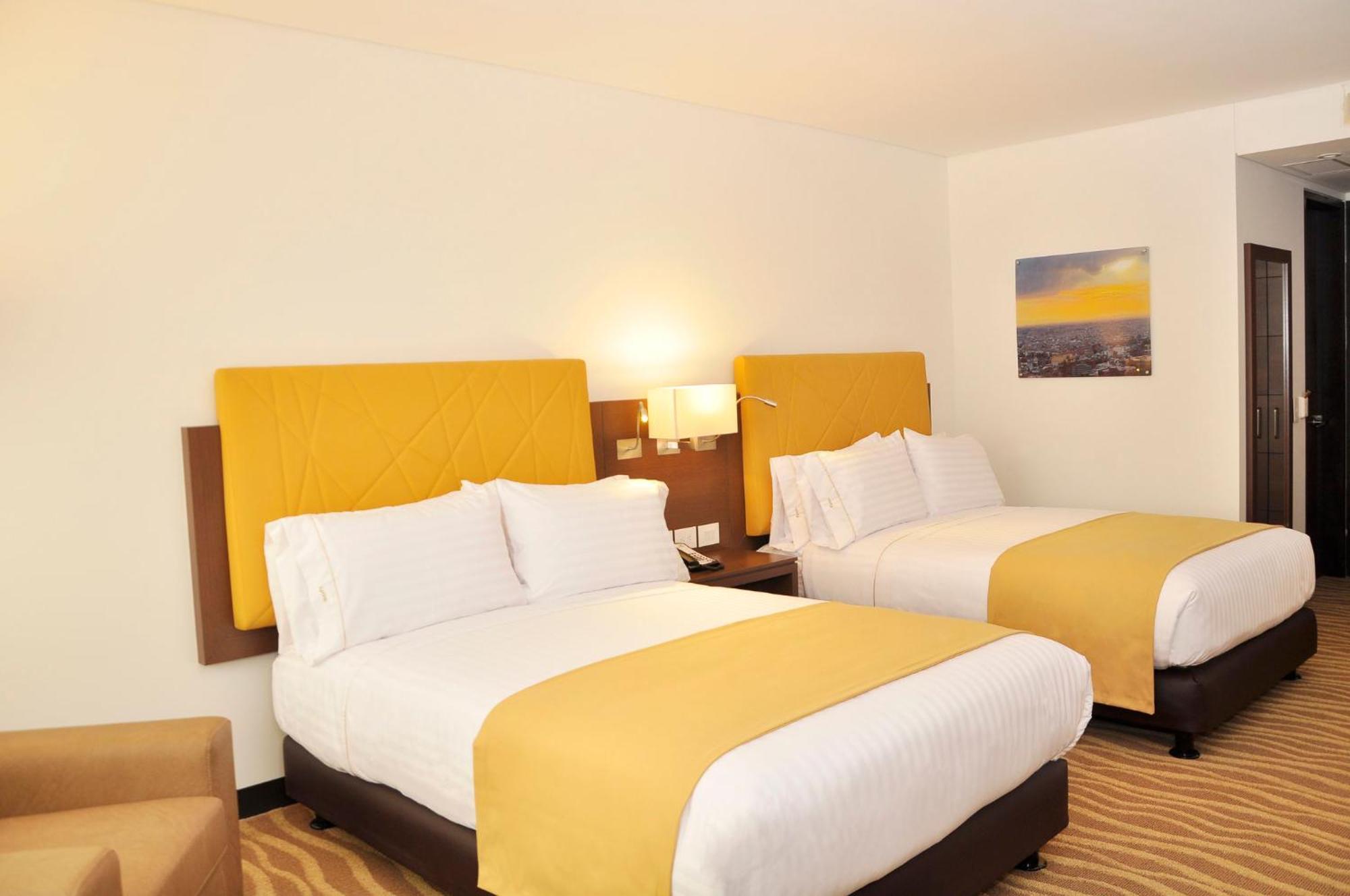 Hotel Express & Zona Financiera By Ihg