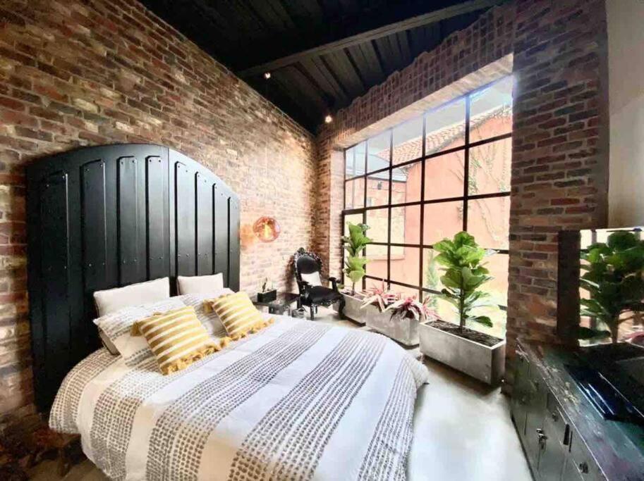 Unique Loft Design, Zona G With View Garden * Bogota