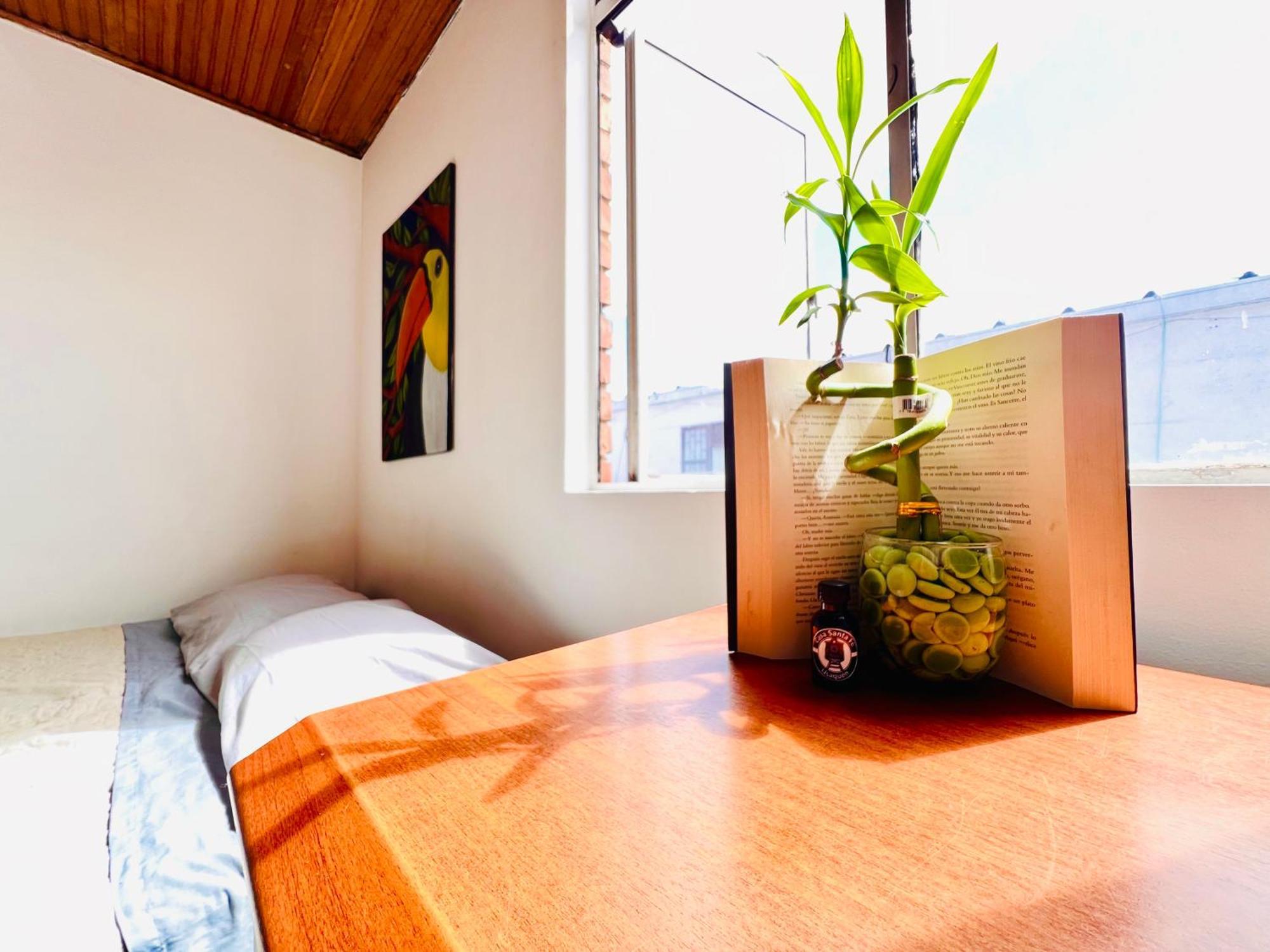 Hotel Unicentro, Clinica Santa Fe