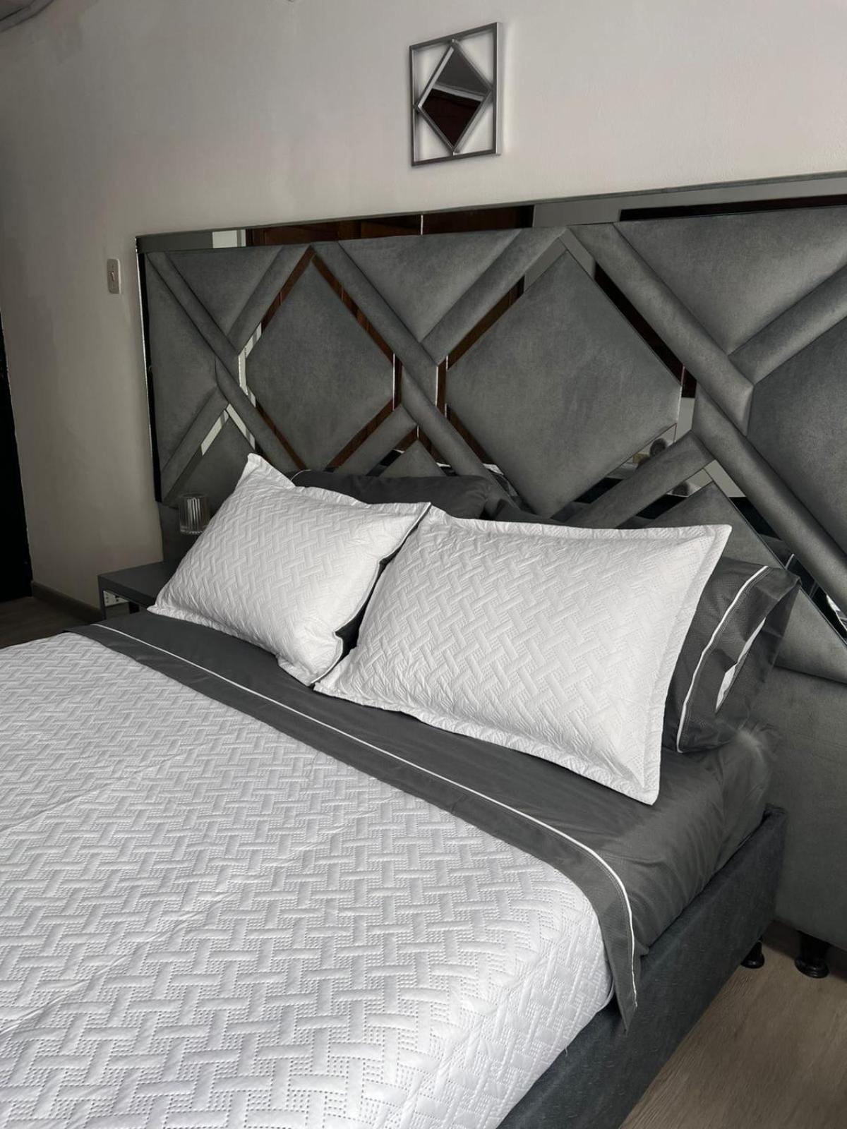 Aeropuerto La Morada # 2 Homestay Bogota