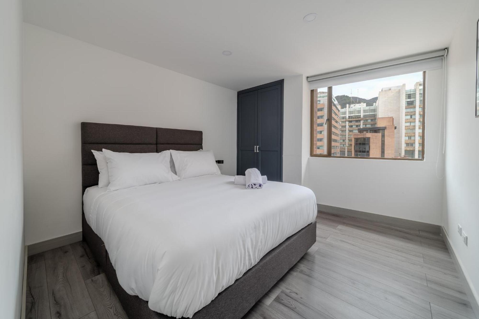 10.73 Flats Apartment *