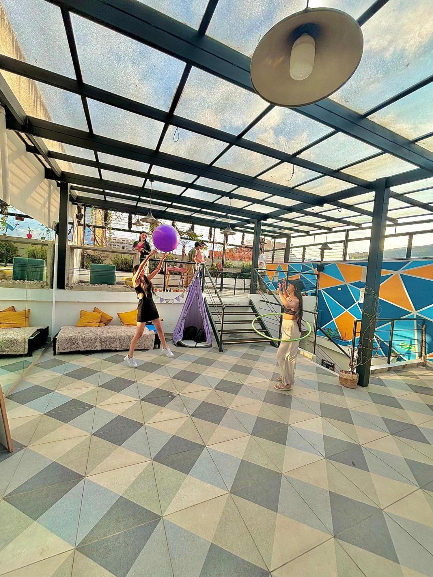 The Hipinto Social Experience, Friends, Pub Crawls, Dancing Classes, Disco-trucks, Drinking Games, Family Dinners, Rooftop Bars, Nightclubs, Vodka, Cocktails Hostel *