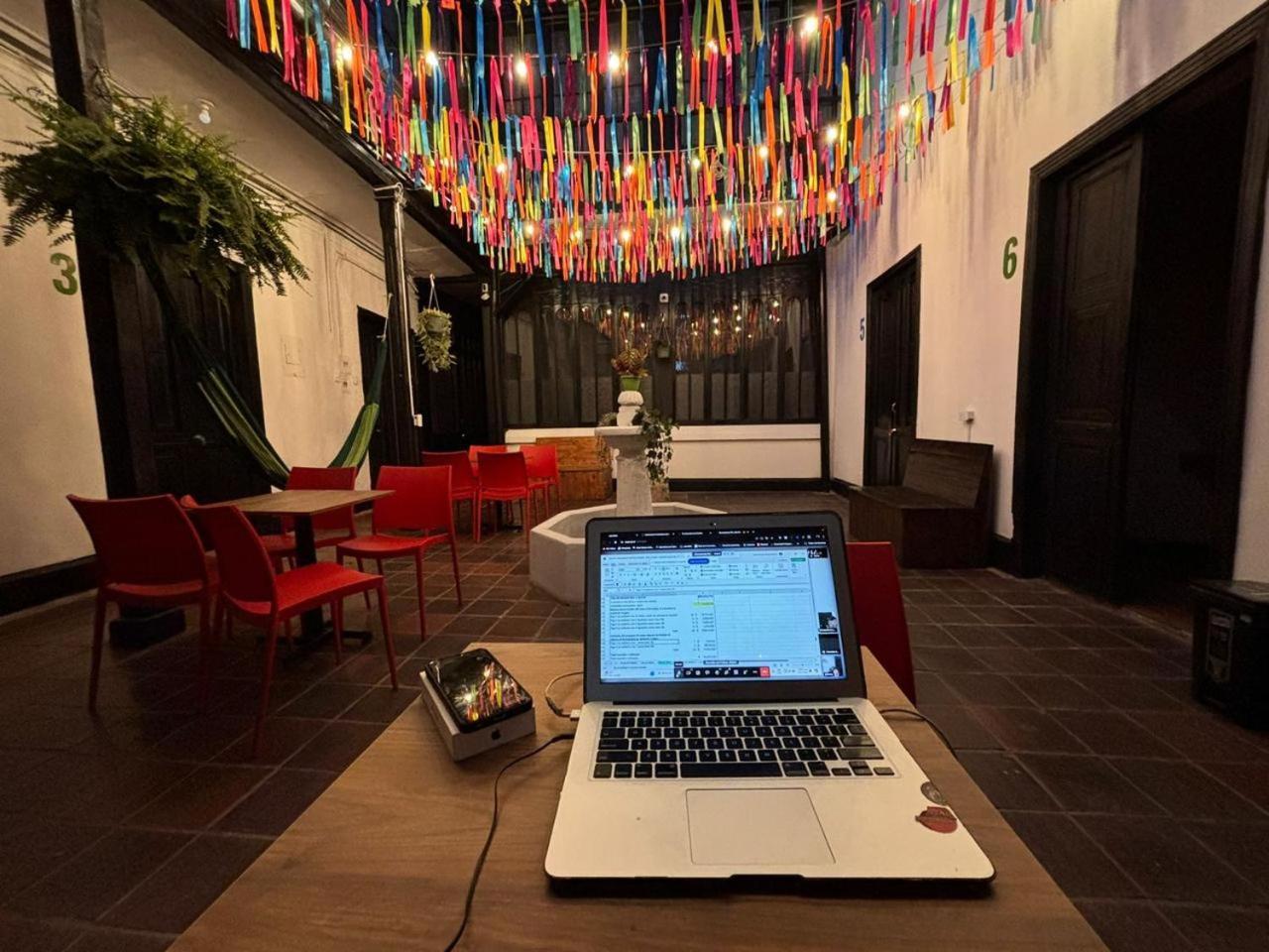 2living Candelaria Guest house Bogota