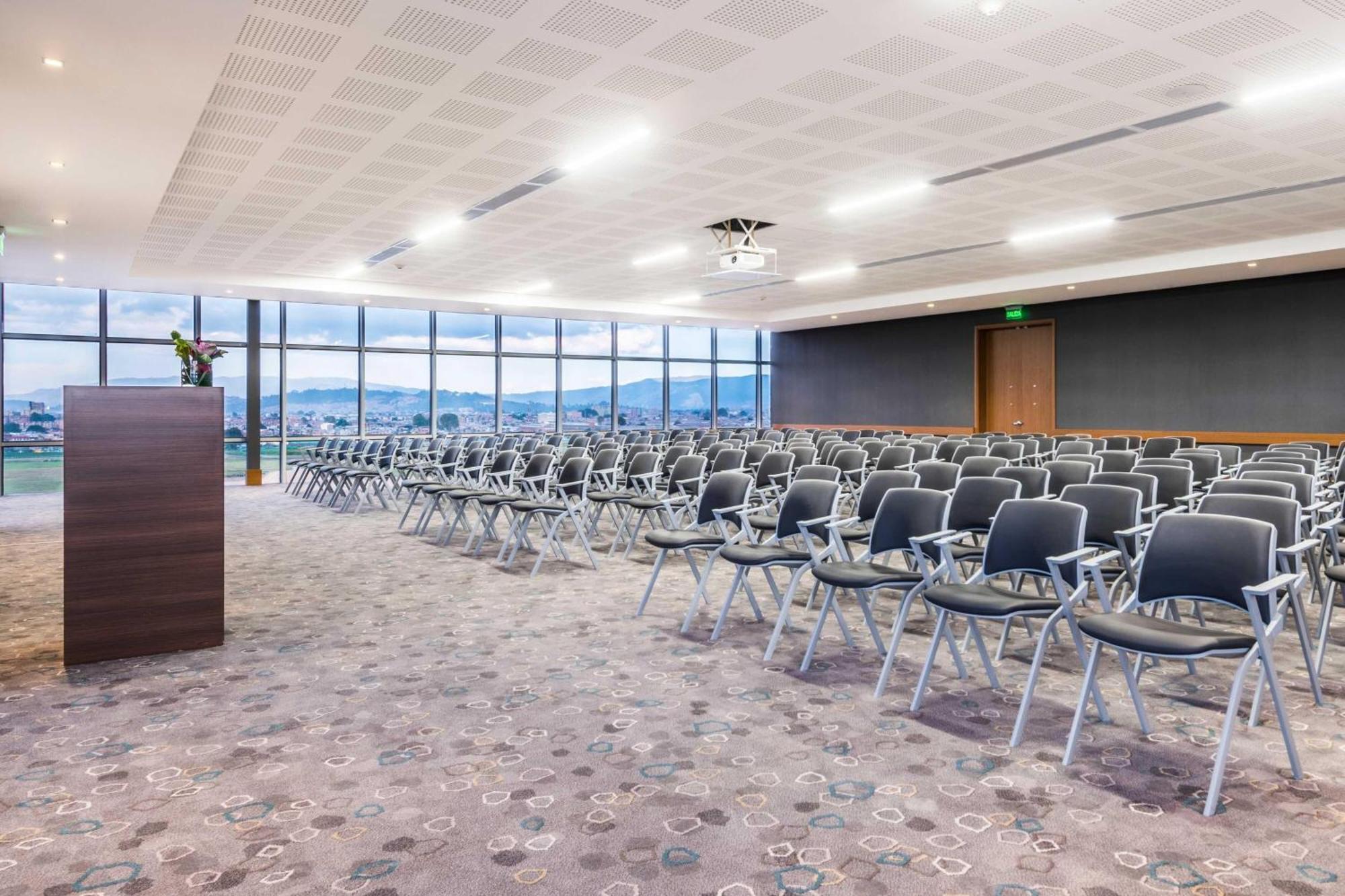 Courtyard By Marriott Airport Hotel Bogota