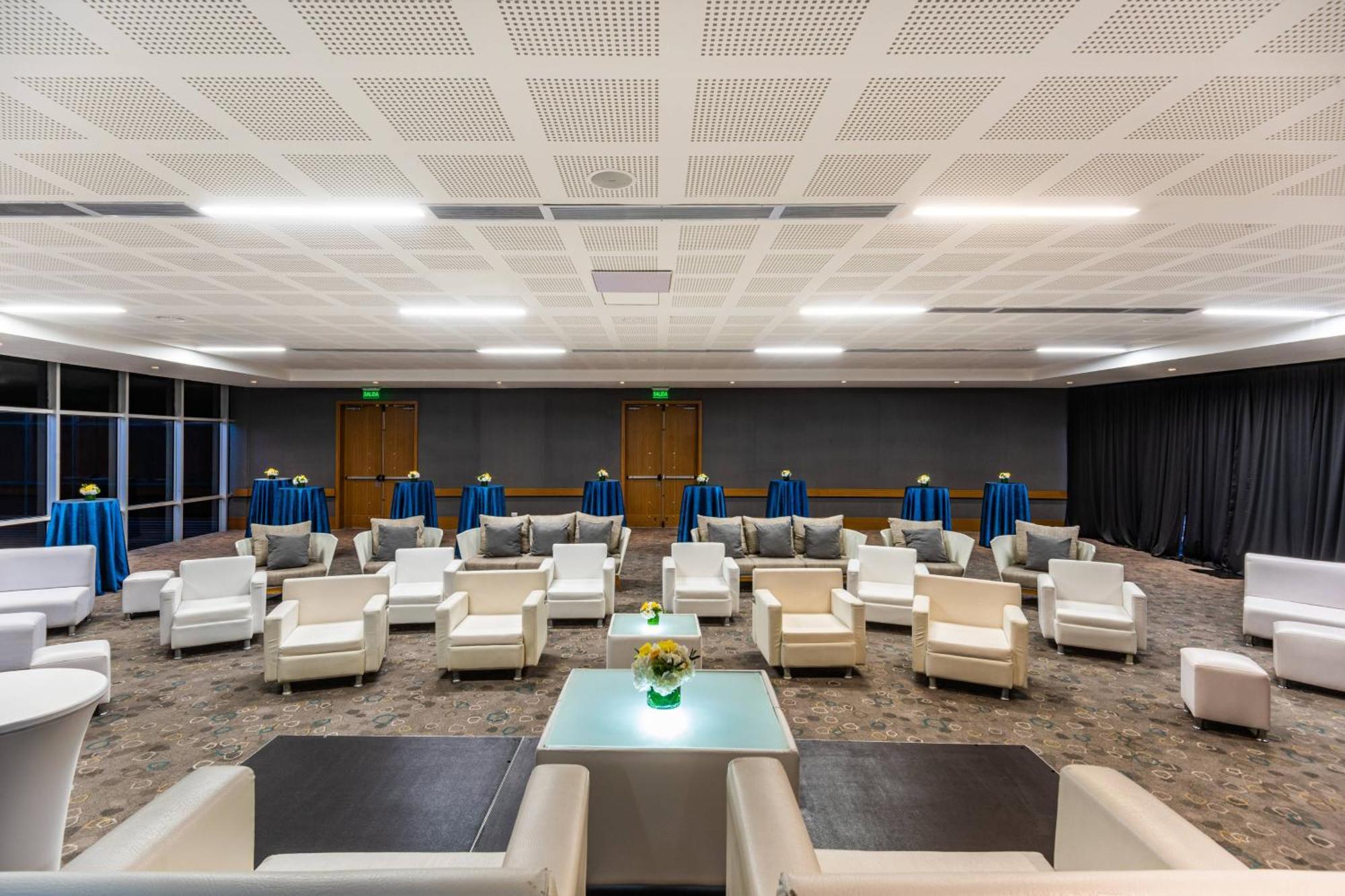 Courtyard By Marriott Airport 4*