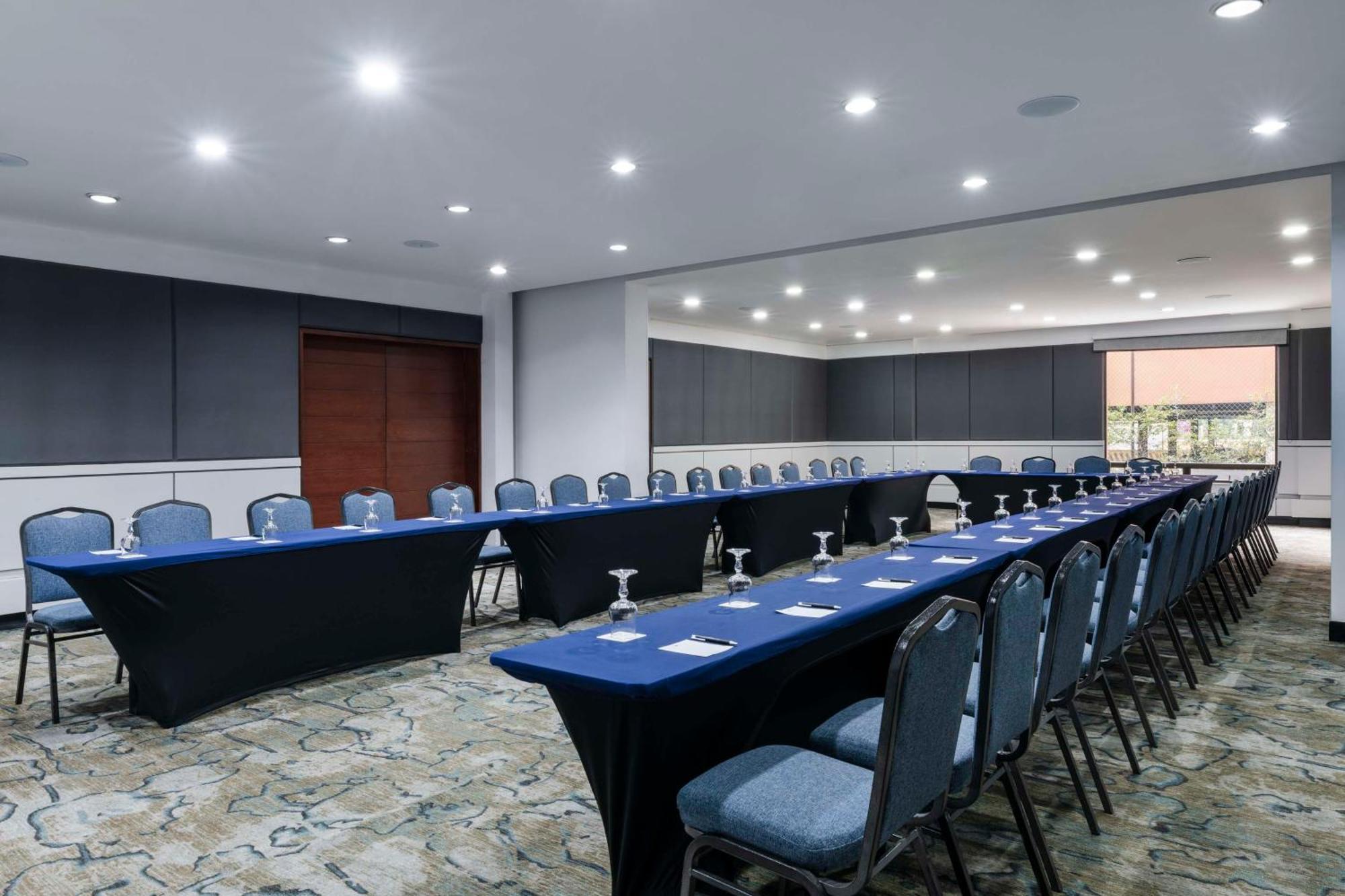 Doubletree By Hilton Calle 100,co Bogota