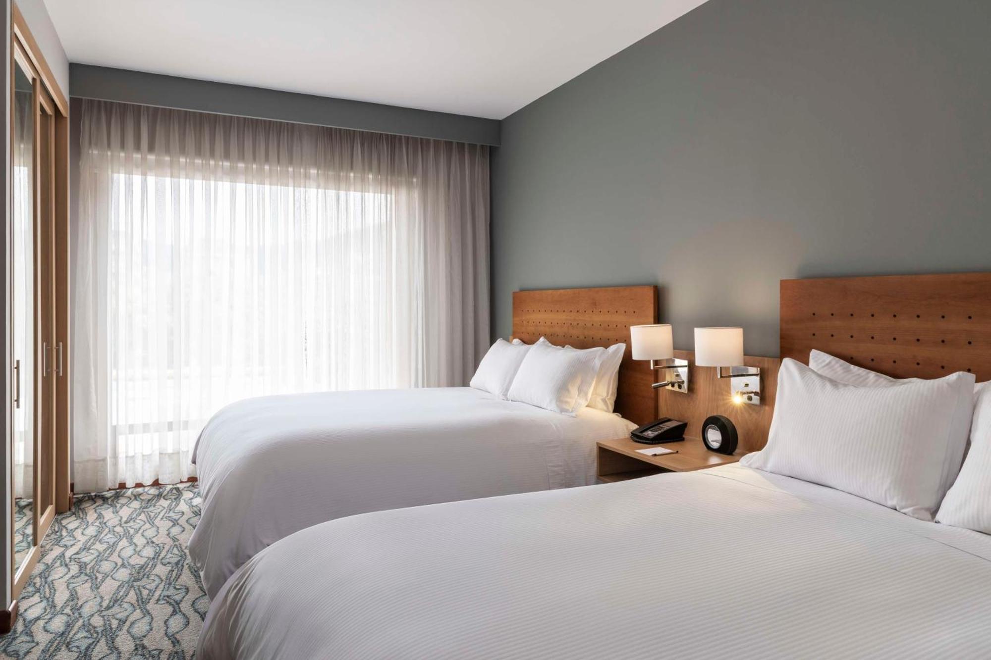 Doubletree By Hilton Calle 100,co