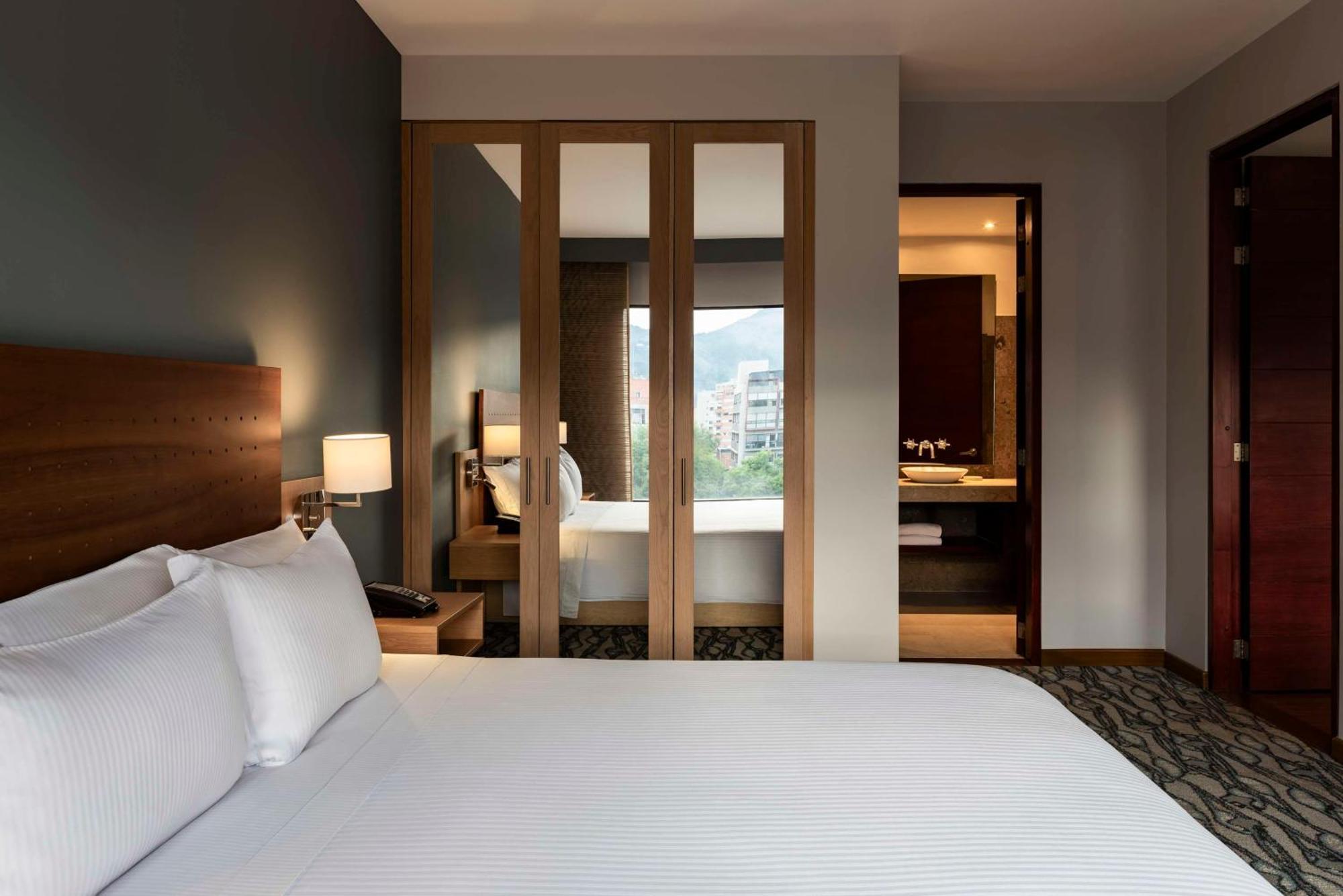 Hotel Doubletree By Hilton Calle 100,co Bogota