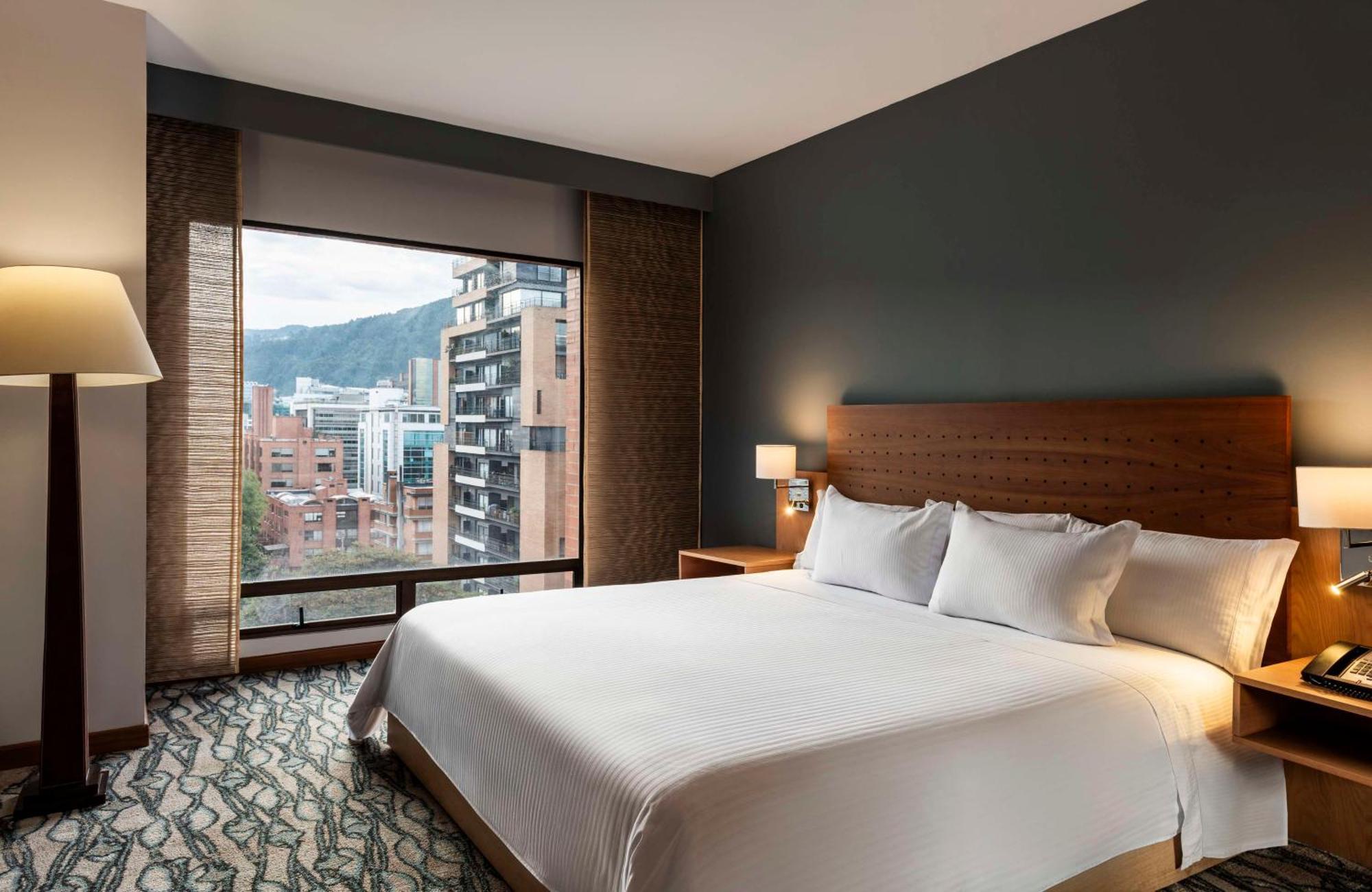 Doubletree By Hilton Calle 100,co