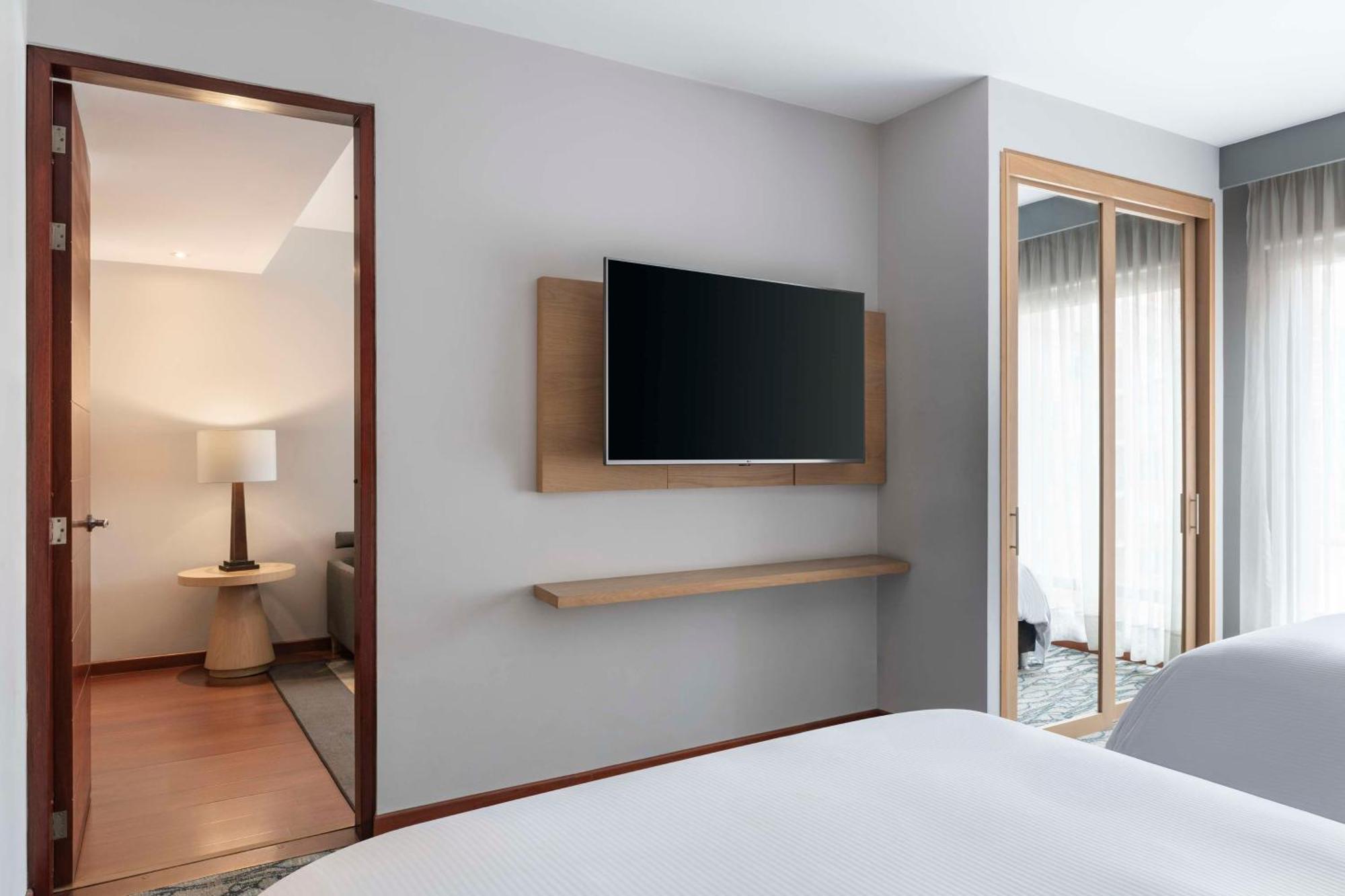 Hotel Doubletree By Hilton Calle 100,co