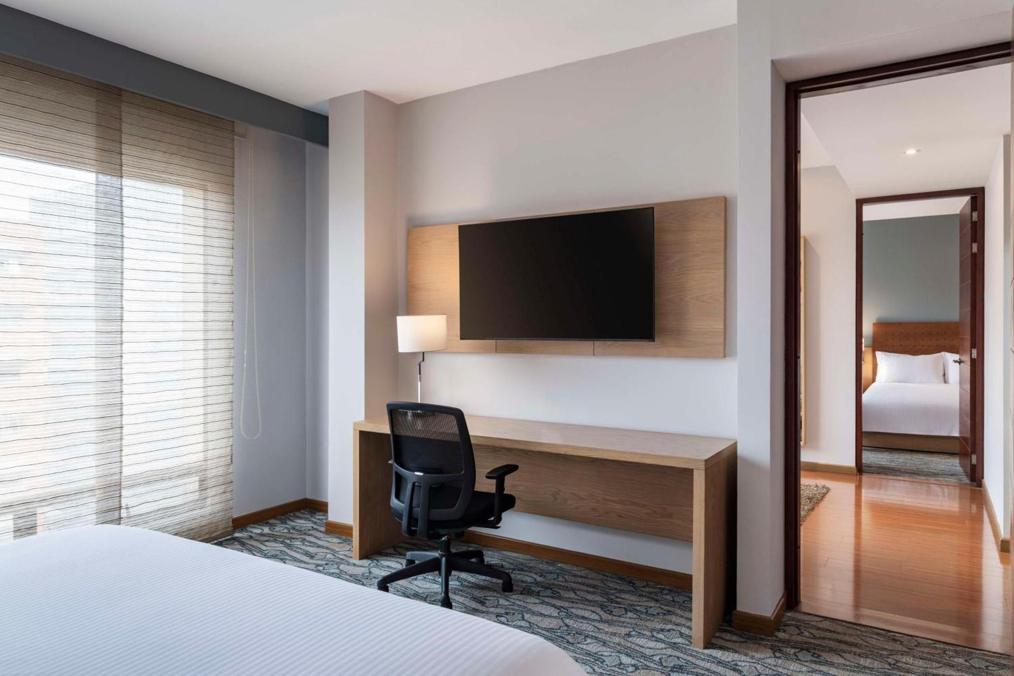 Doubletree By Hilton Calle 100,co Bogota
