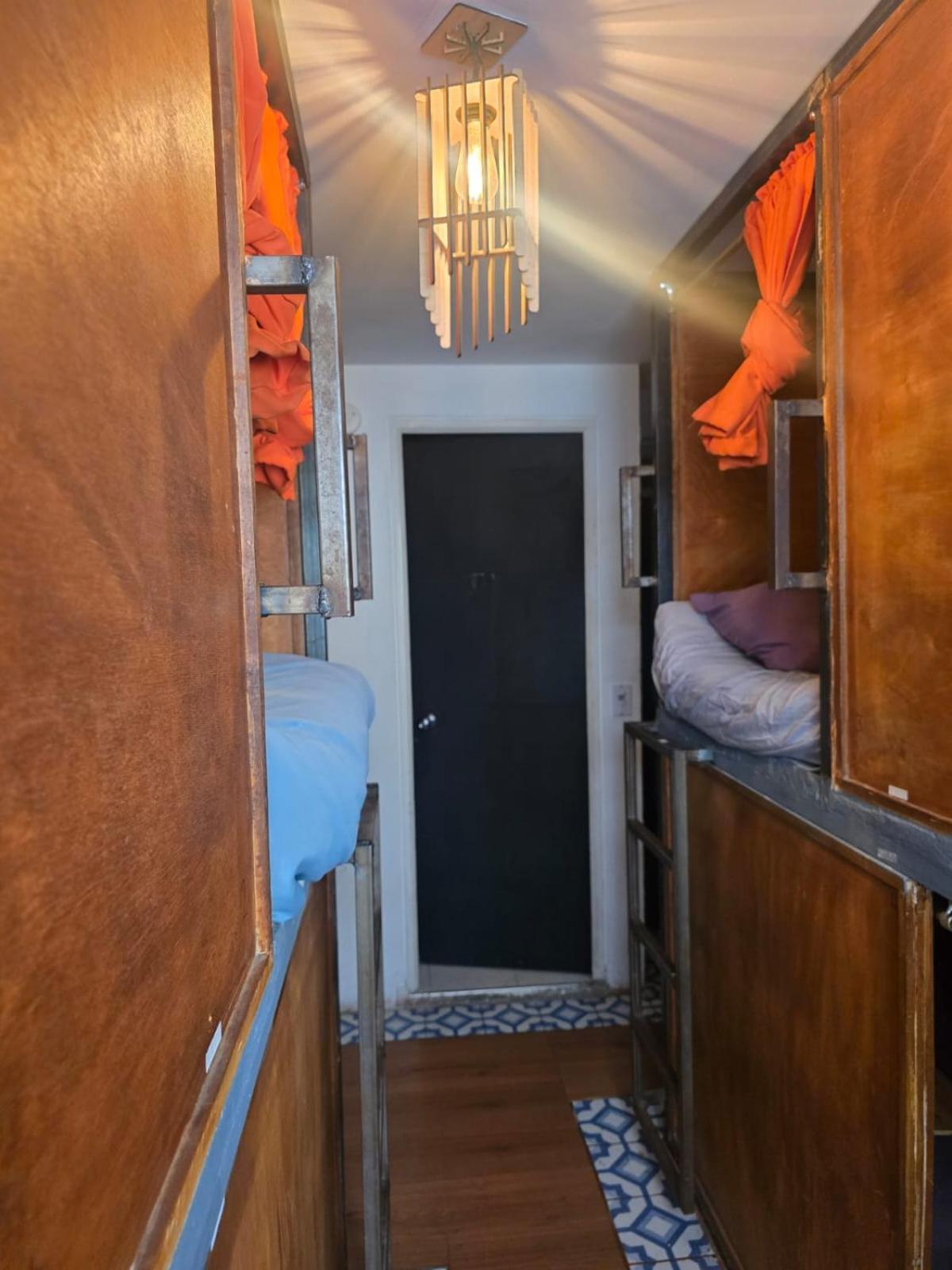 Portelli Zona G- Extranjeros Hostel *