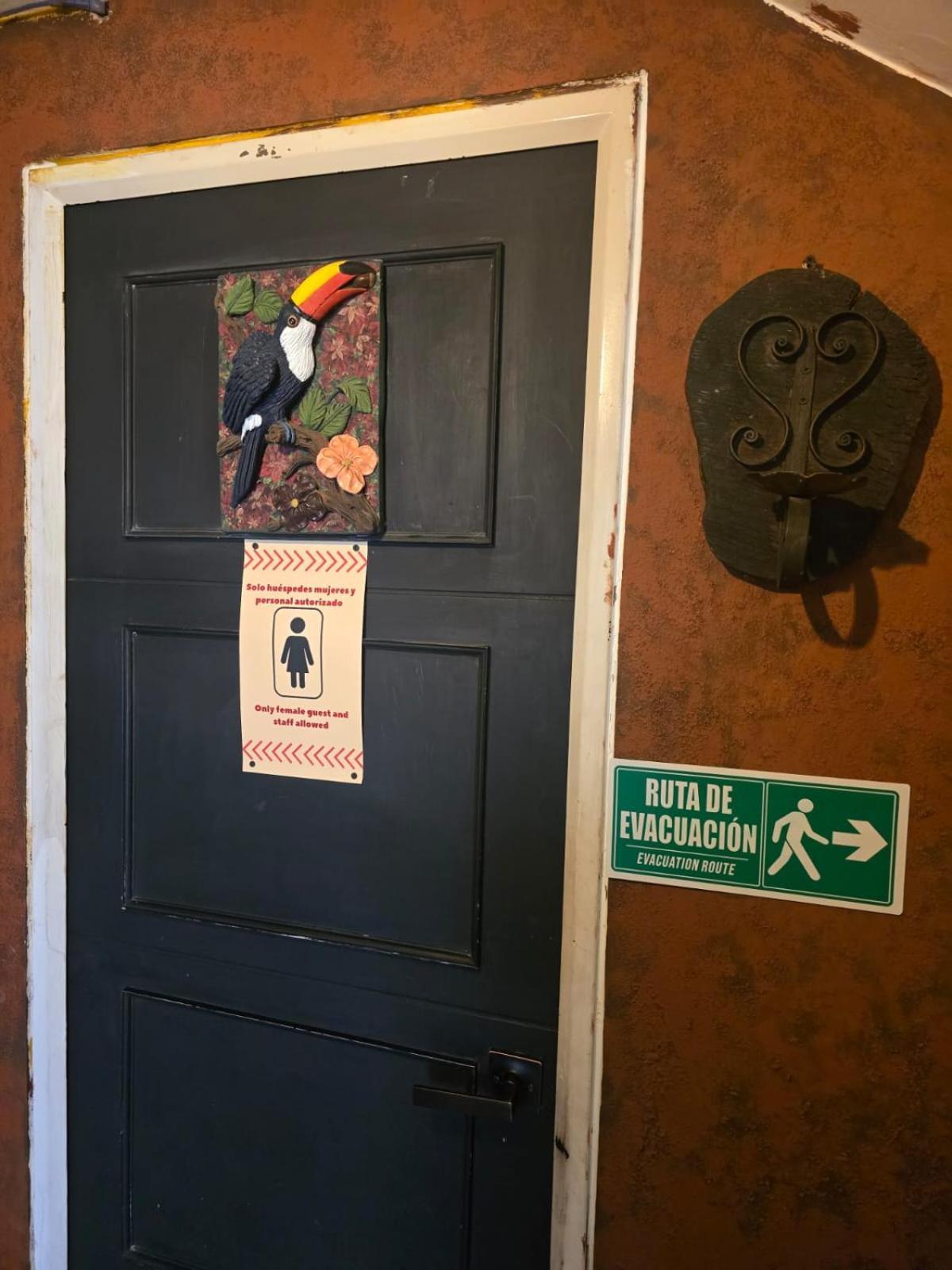 Hostel Portelli Zona G- Extranjeros