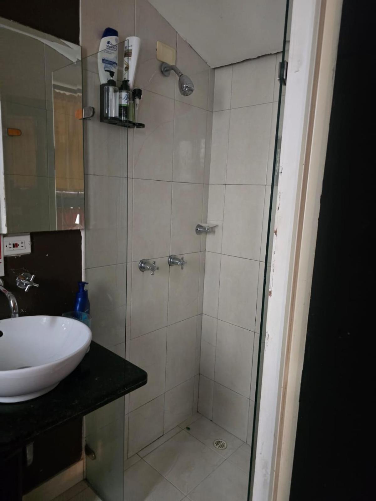Portelli Zona G- Extranjeros Hostel *