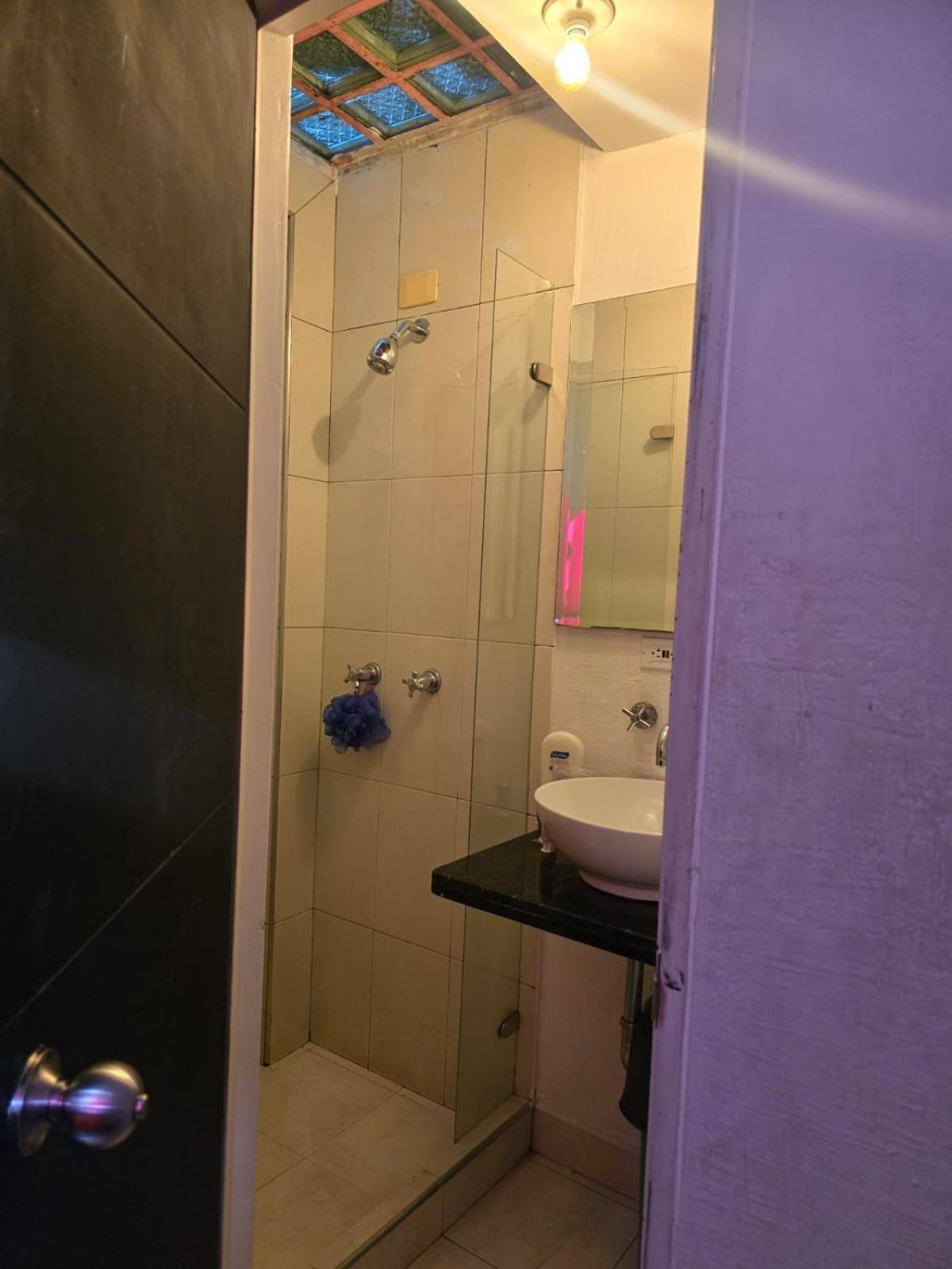 Hostel Portelli Zona G- Extranjeros *