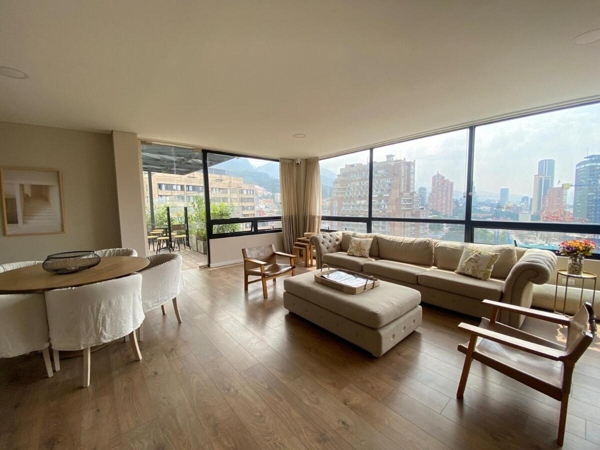 Apartment In The International Center Of