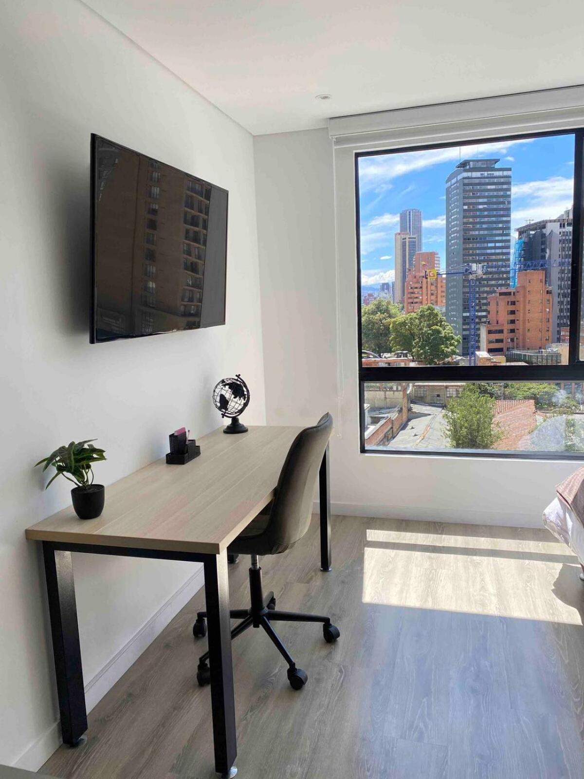 Apartment In The International Center Of *