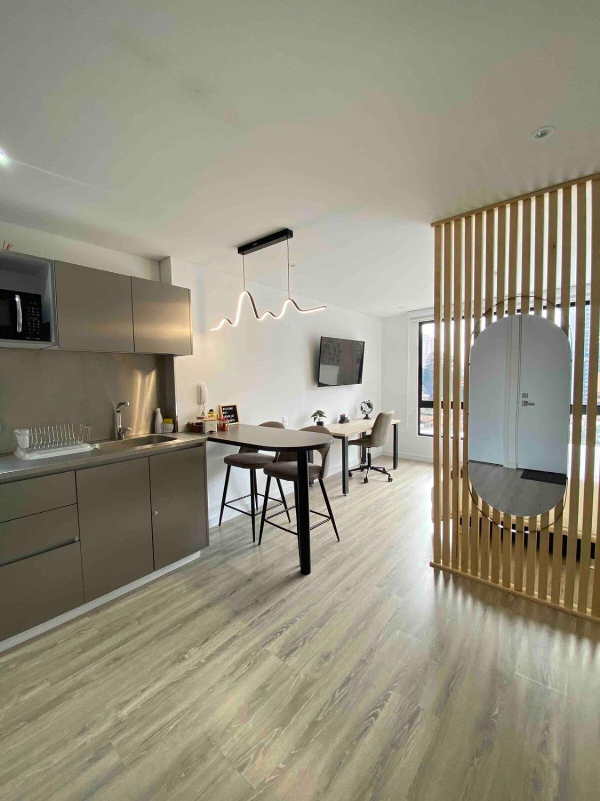 Apartment In The International Center Of
