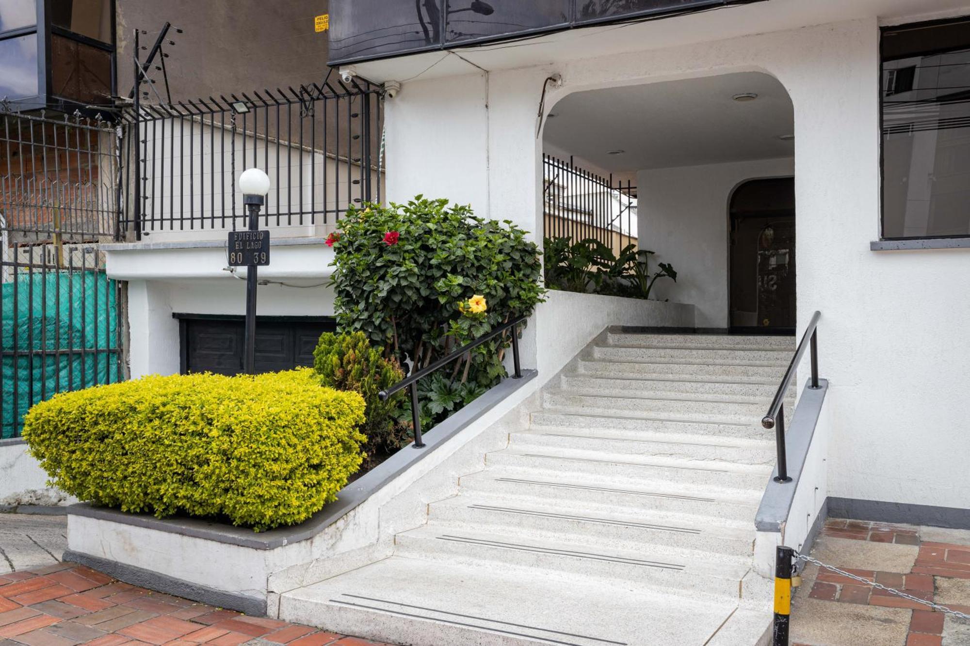 Encanto Cerca A Zona T * Bogota