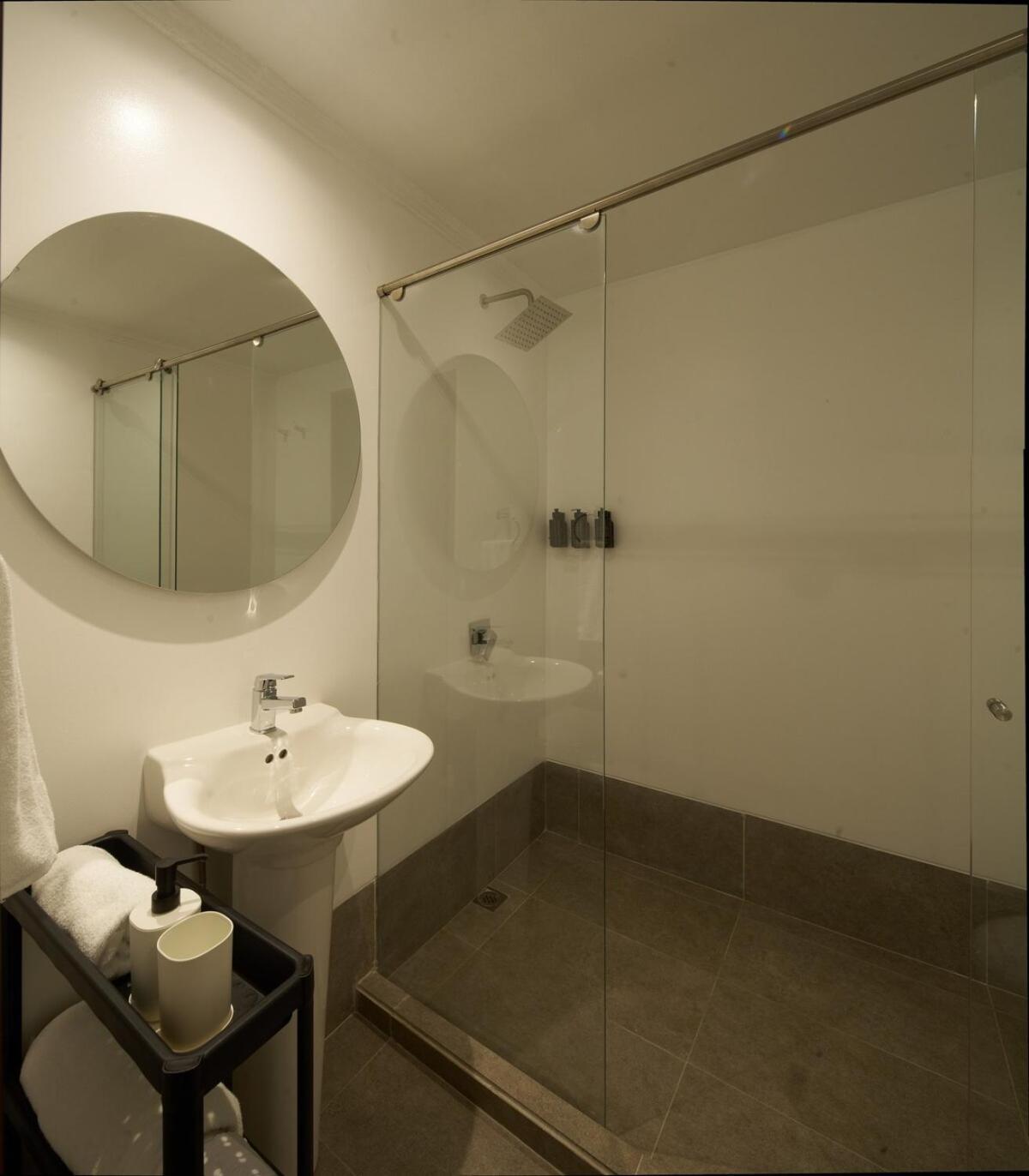 Apartment Design & Comfort In Zona G 101 *