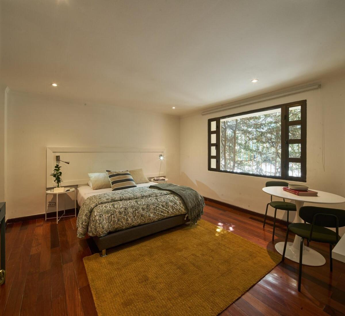 Apartment Design & Comfort In Zona G 101 *