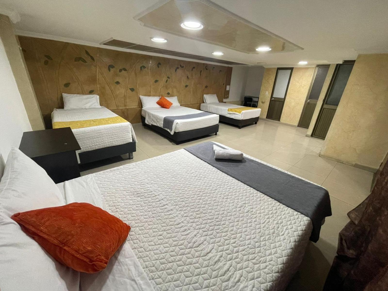 Hotel Ejecutivo 63 In Bogota