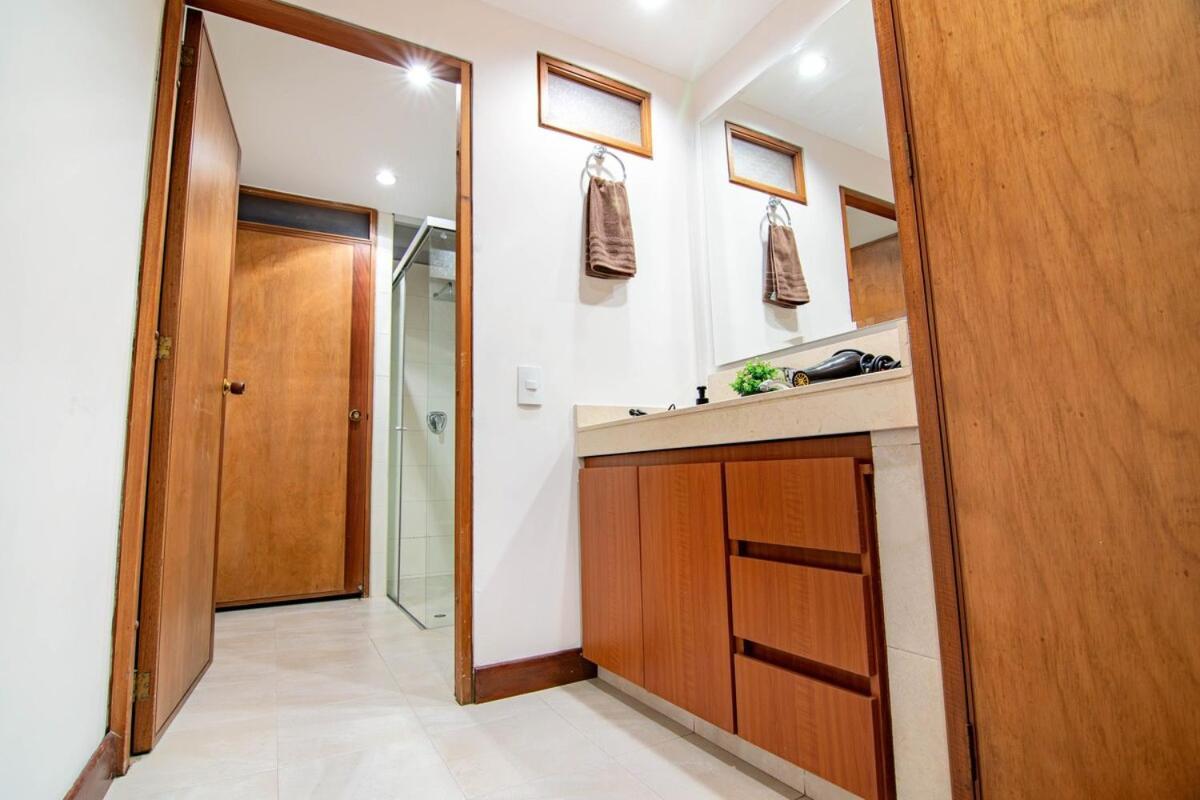 Huge Colonial House With Chimney, Luxury In The Exclusive Town In Holiday home *