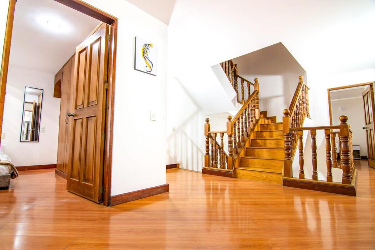 Huge Colonial House With Chimney, Luxury In The Exclusive Town In Holiday home