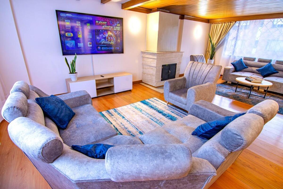 Holiday home Huge Colonial House With Chimney, Luxury In The Exclusive Town In