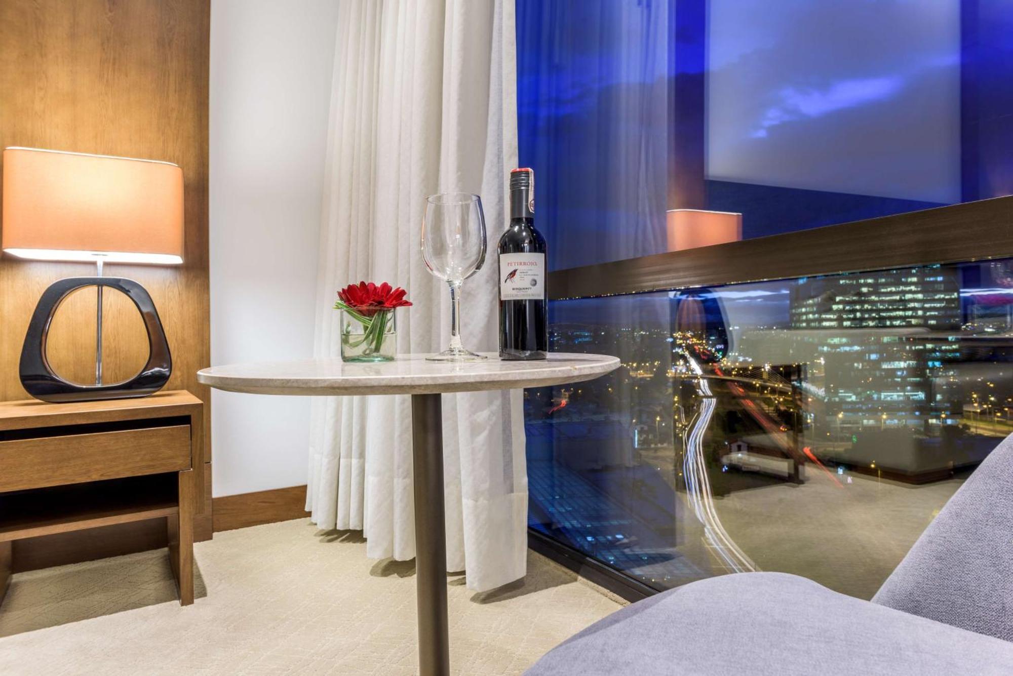 Hotel Nh Collection Royal Teleport