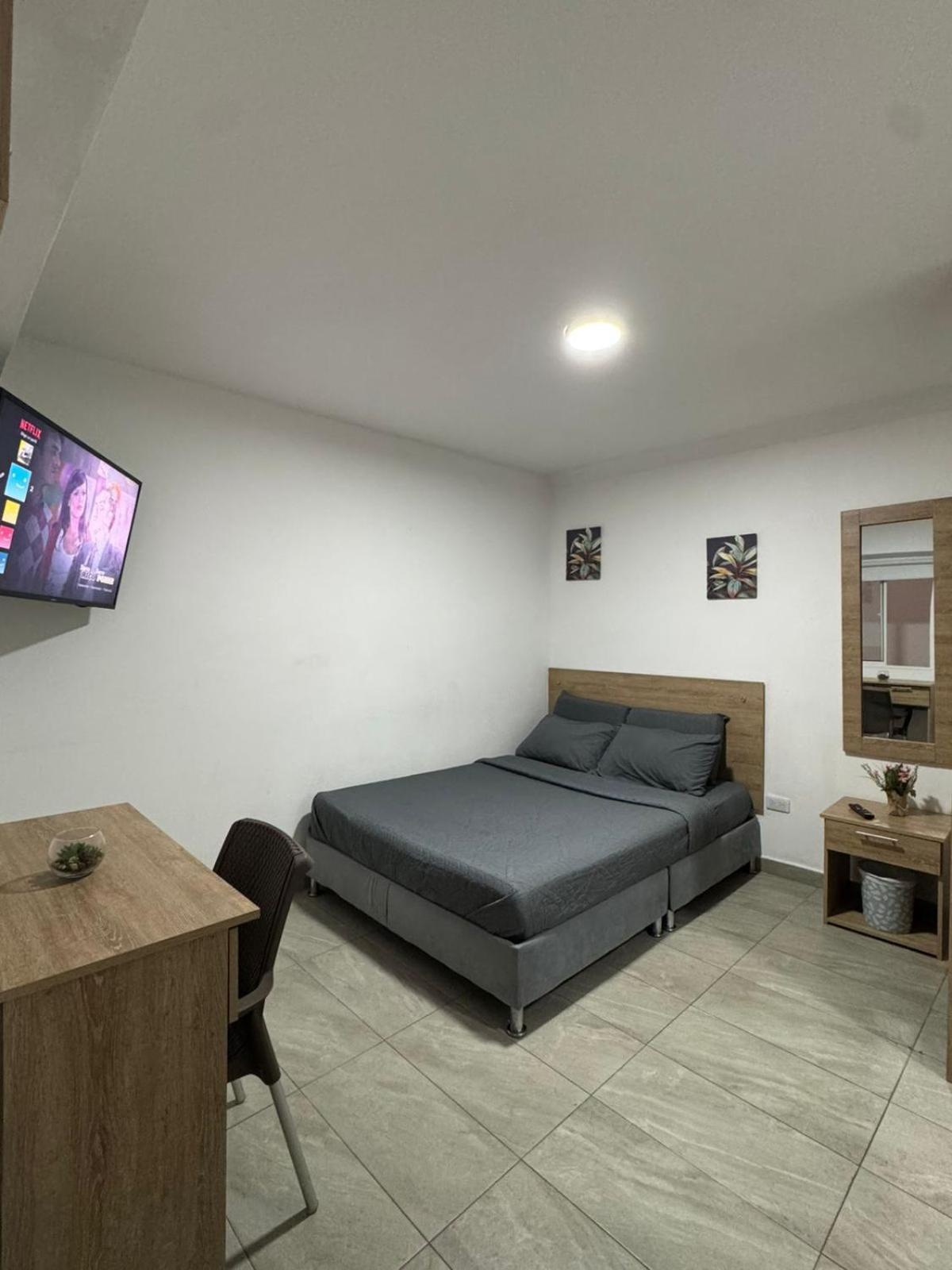 Hostelfc San Luis Guest house *
