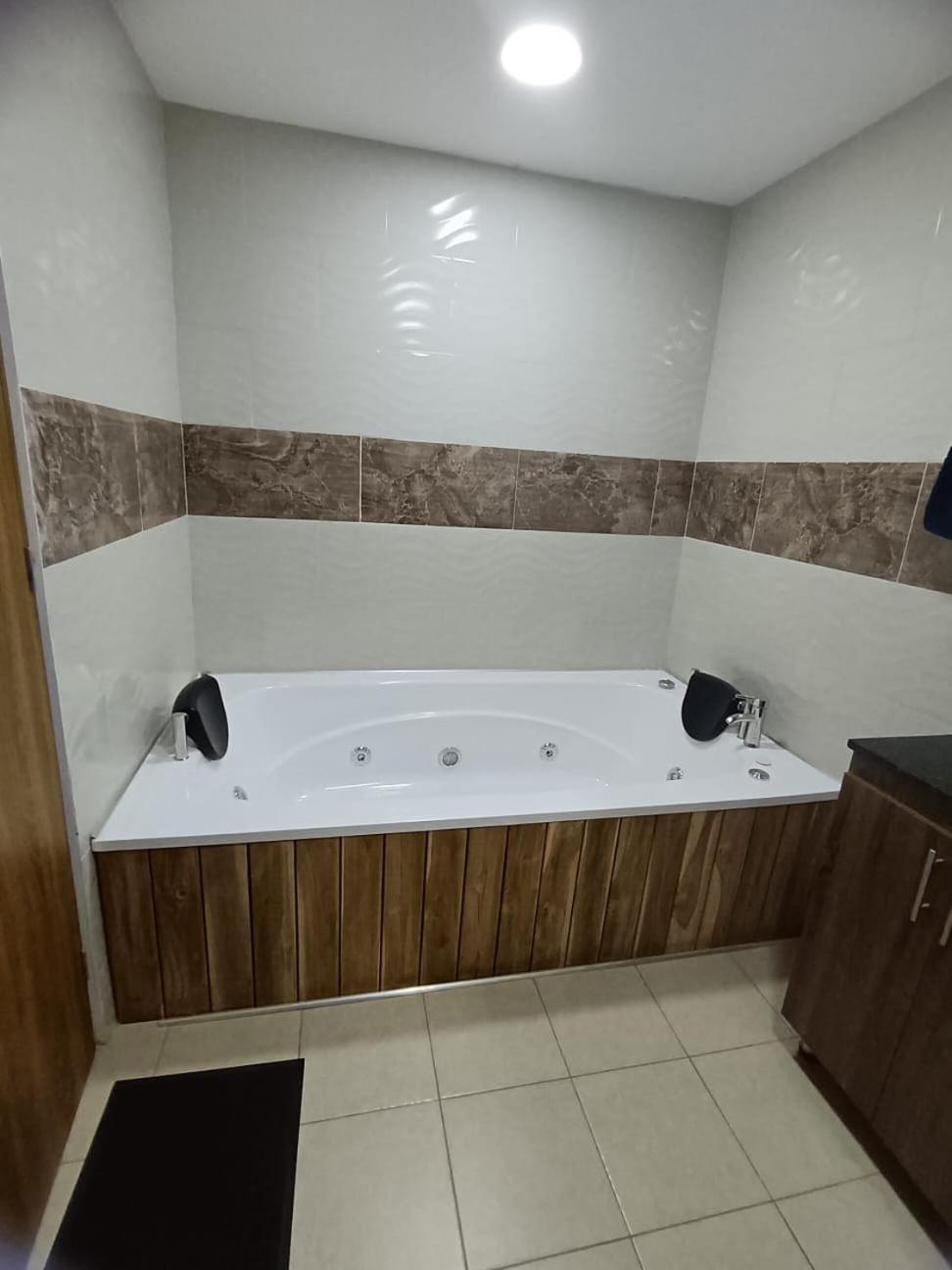 Apto Moderno Y Acogedor 10 Min Aeropuerto Apartment Bogota