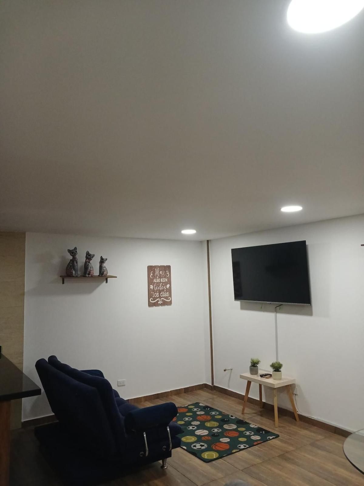 Apto Moderno Y Acogedor 10 Min Aeropuerto * Bogota