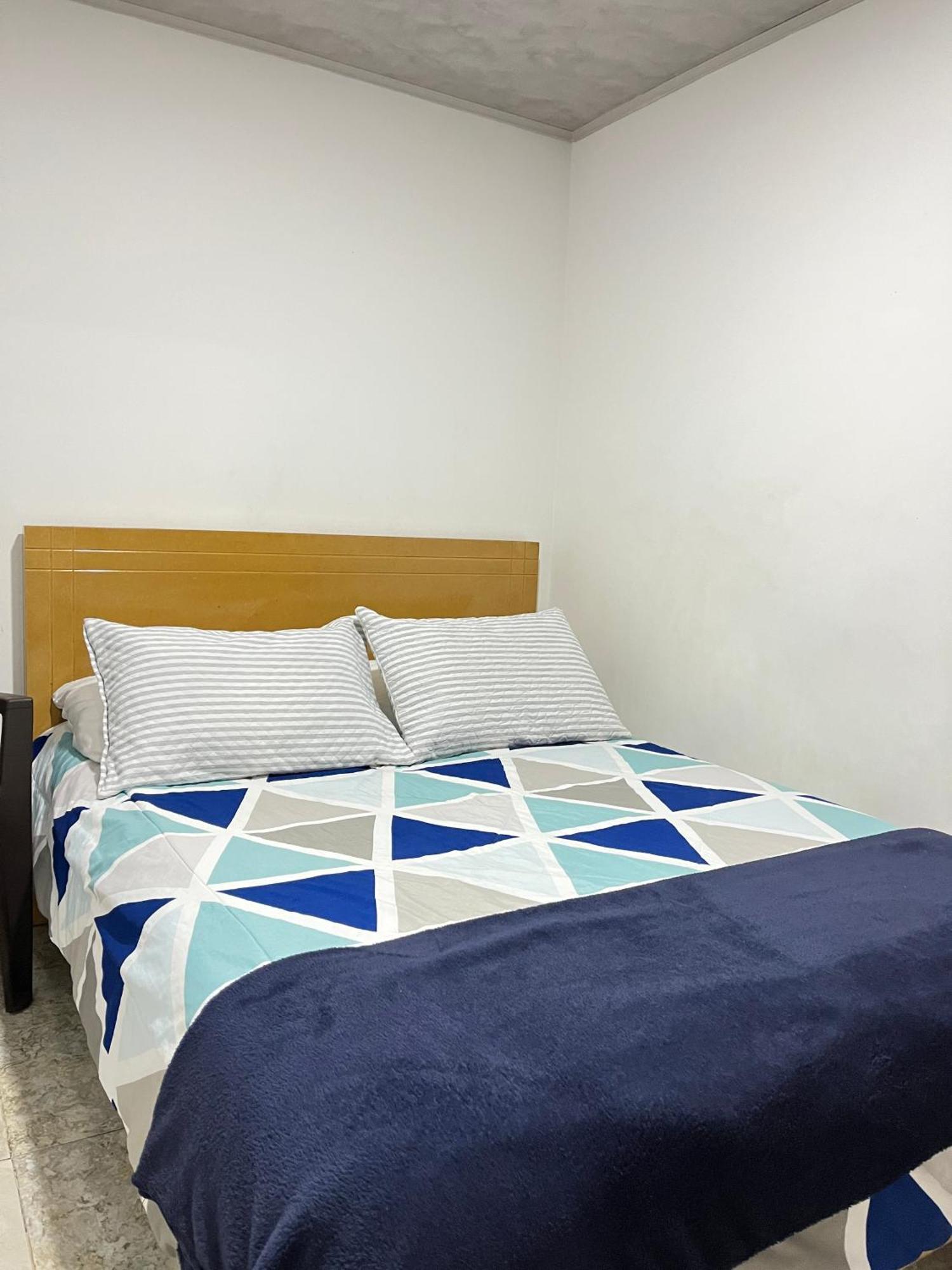 Apartment Kings 302 *