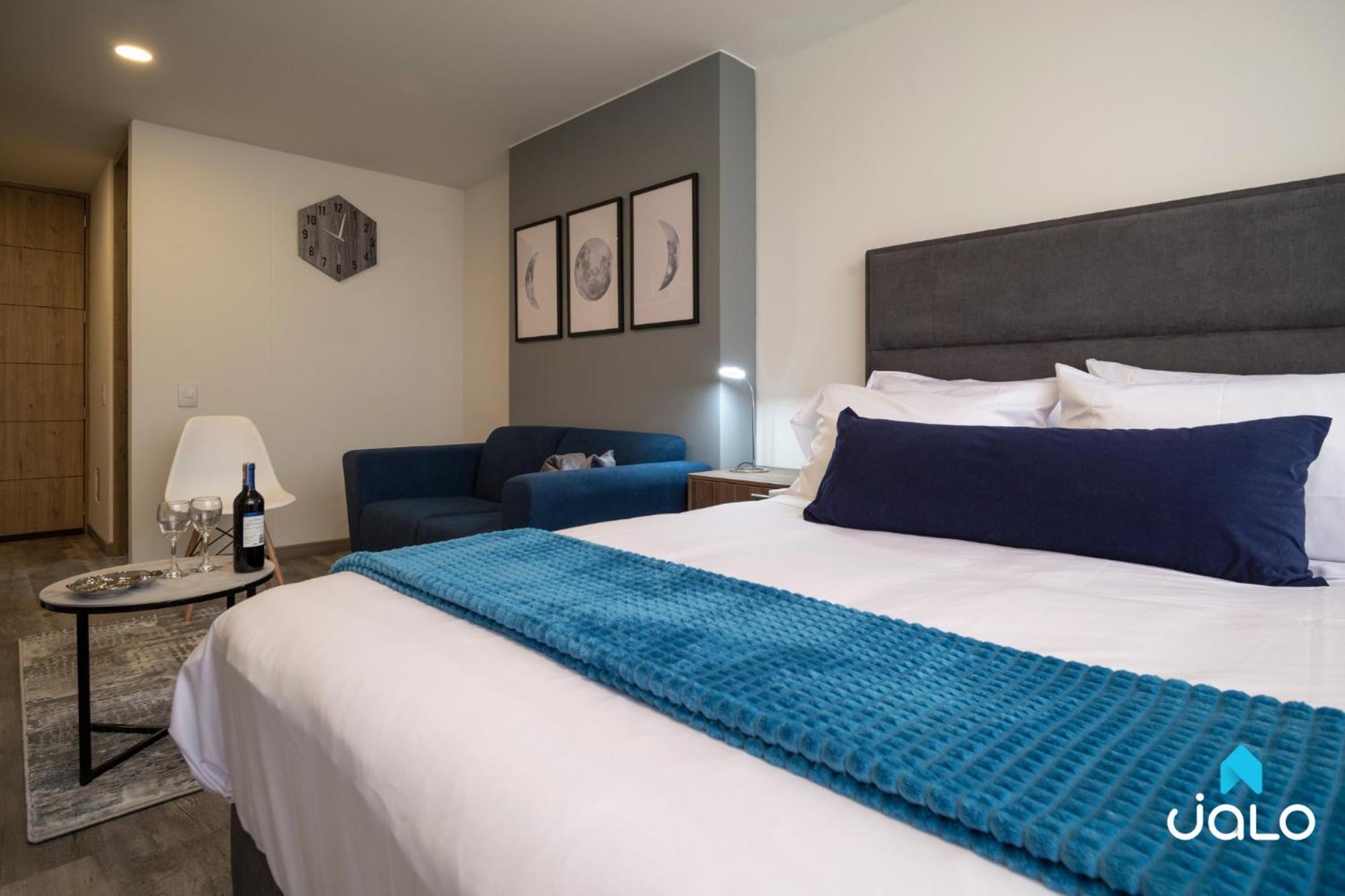 Torre Acqua Lofts - Downtown Apartment