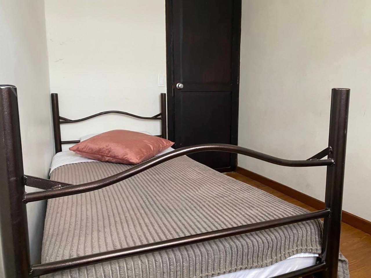 Guest house Destino Nomada Calle 11 N 1-38 Bogota