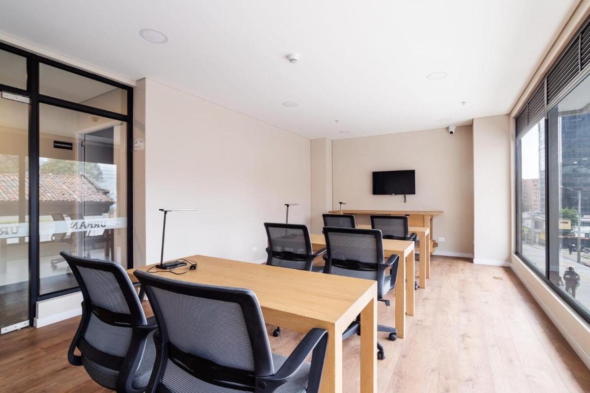 Apartment In The International Center Of