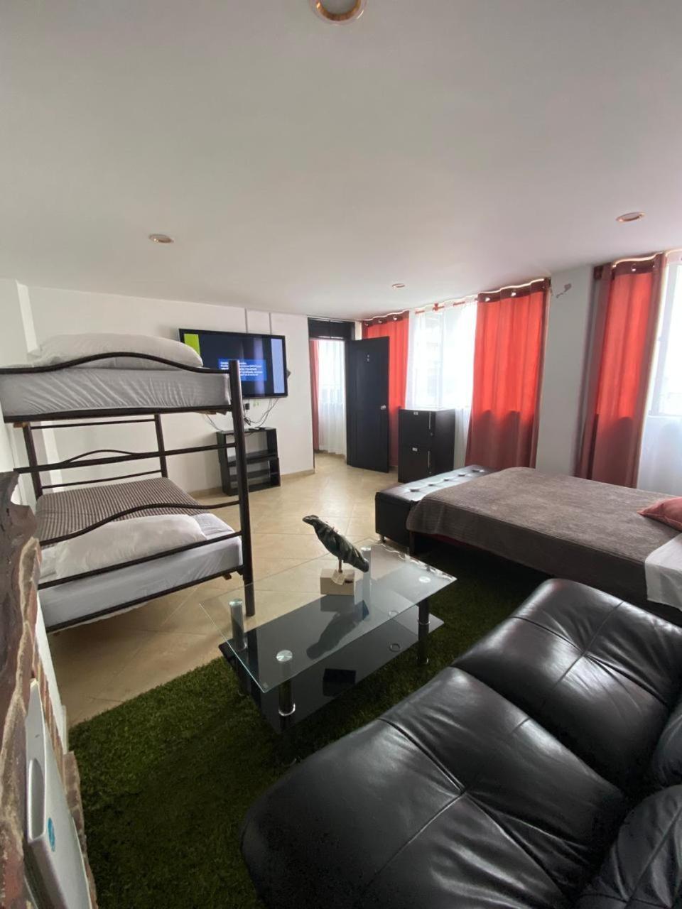 Guest house Destino Nomada Calle 11 N 1-38 Bogota