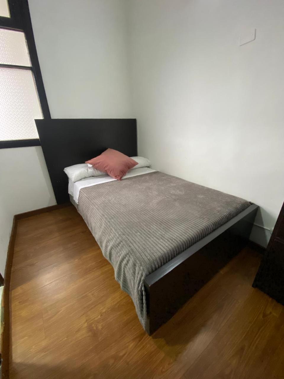 Guest house Destino Nomada Calle 11 N 1-38 Bogota