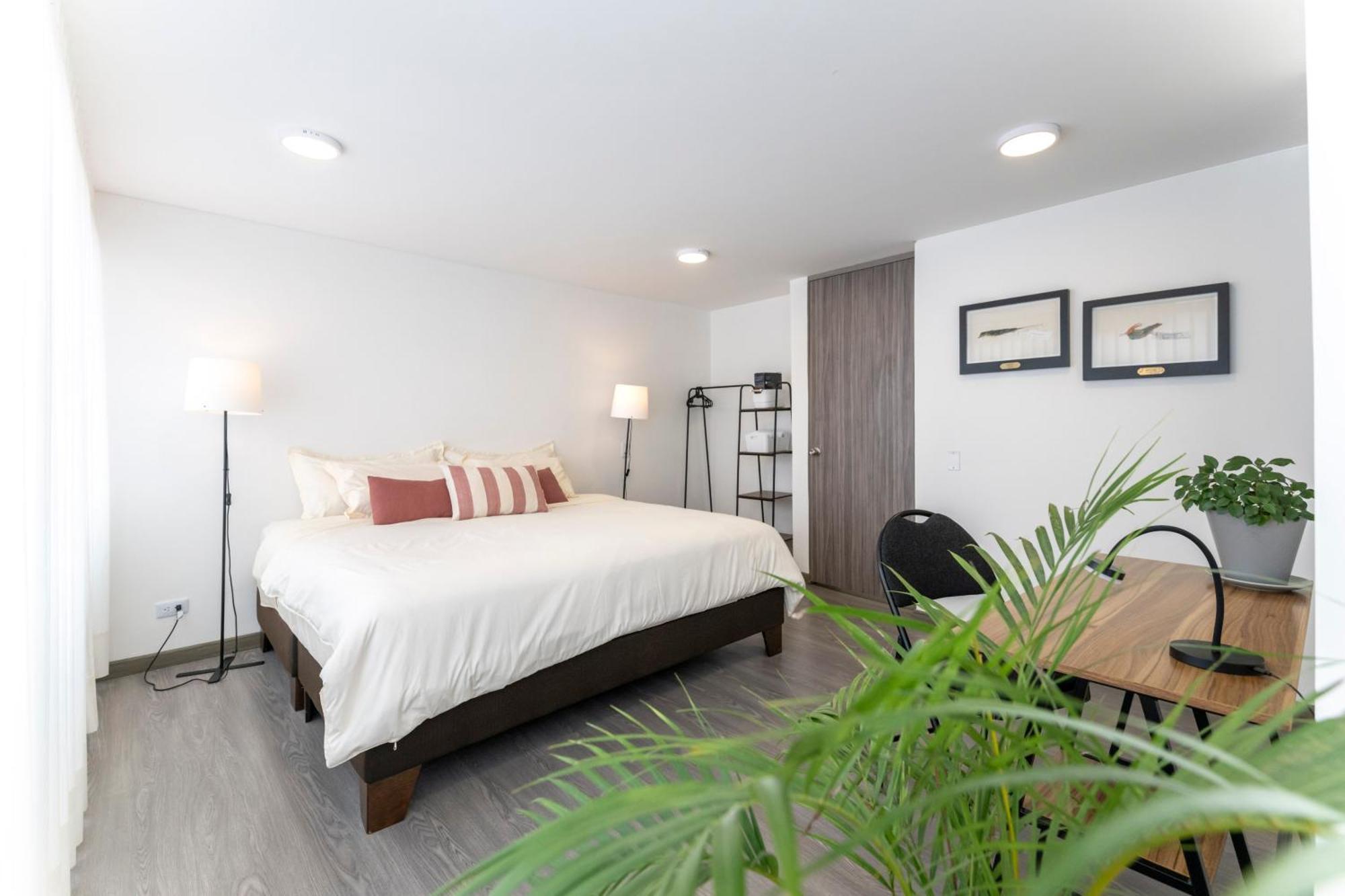 4 - 1 Parque 93, Apartment *
