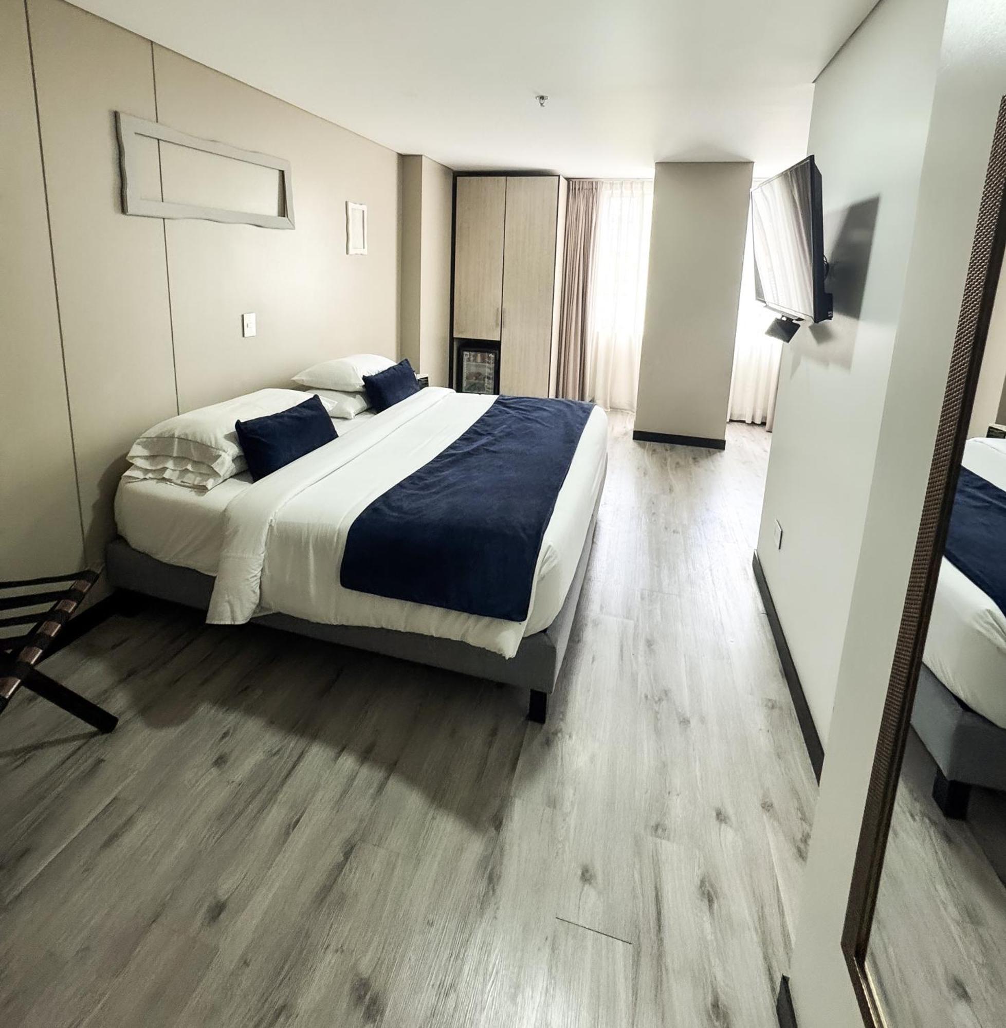 Hotel Wlh Silver Corferias Bogota