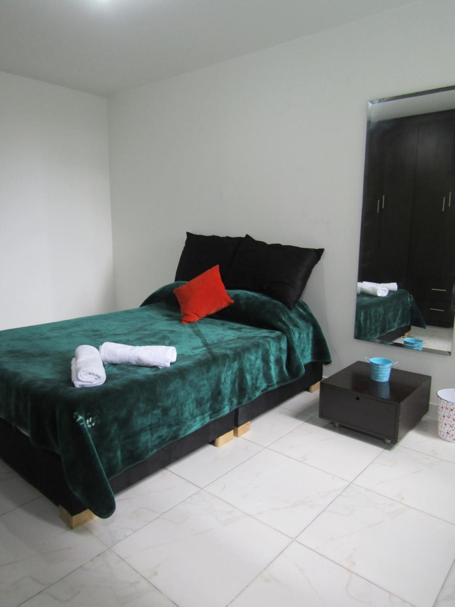 La Quinta Rent Short & Service Guest house