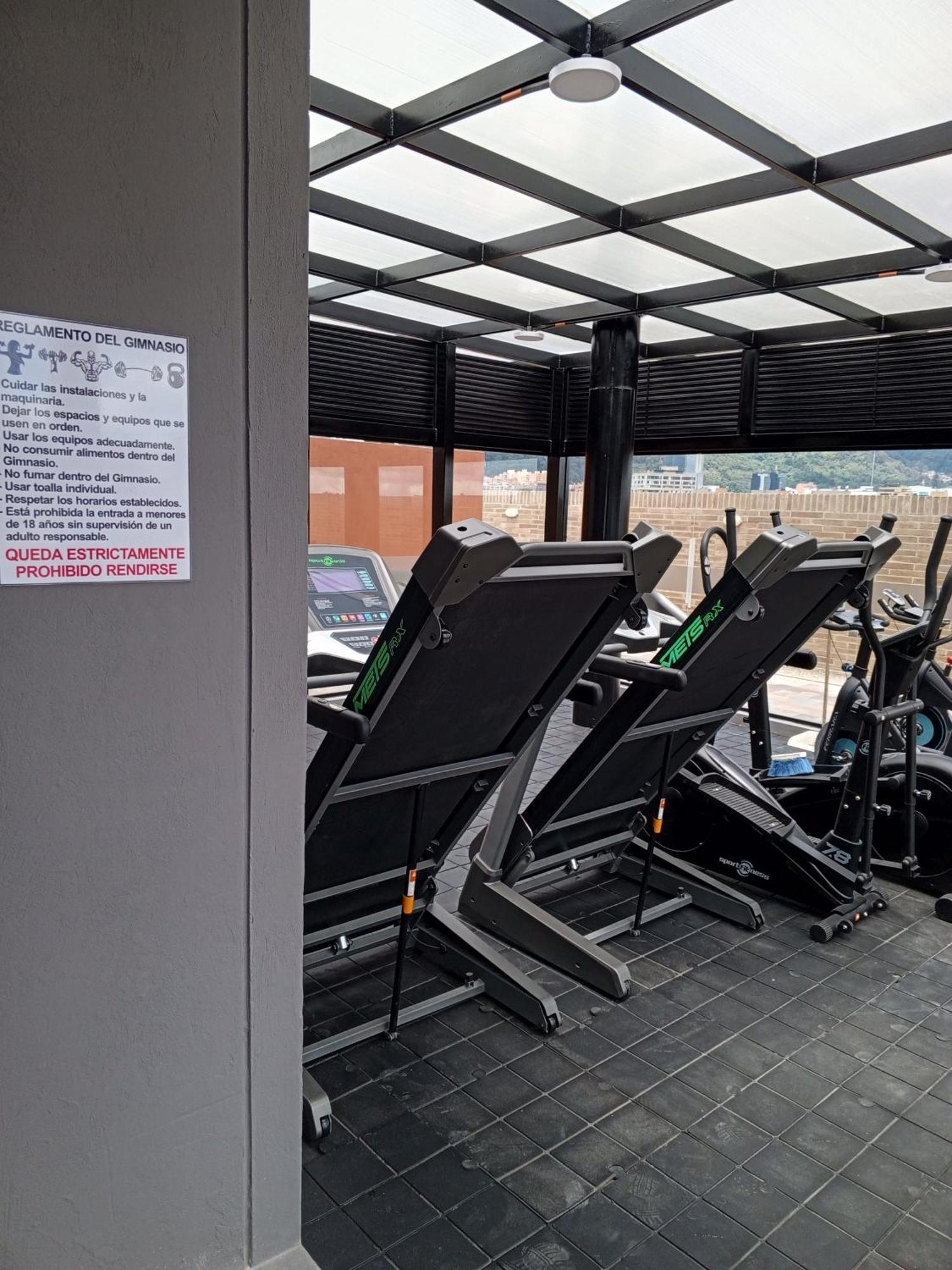 Soul Santa Barbara, Location, Caminando Al Centro Comercial Unicentro, De 20mts2, Comoda Cama Queen Size, Netflix Y Wifi De Fibra Optica Con Coworking Y Gym En El Edificio Apartment Bogota